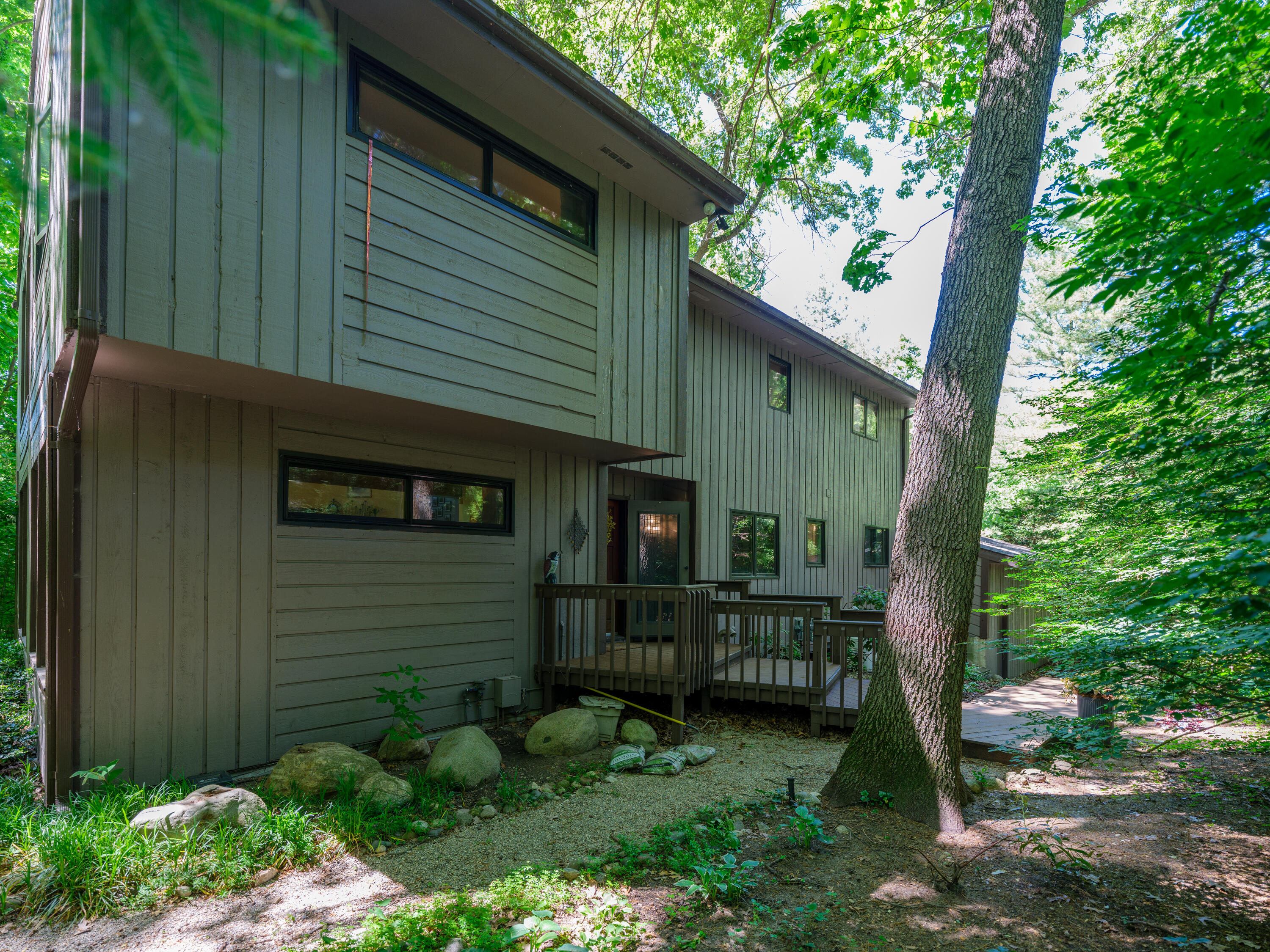 9951 Springwood Drive Kalamazoo MI 49009