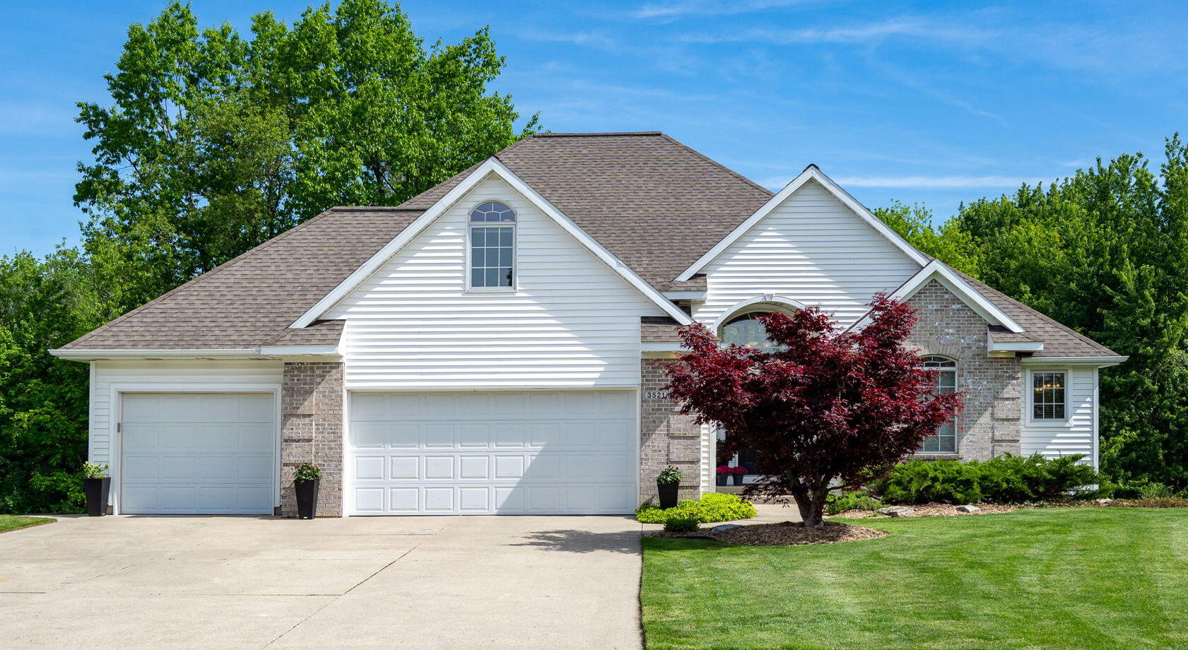3521 Sunrise Lane NW Grand Rapids MI 49534