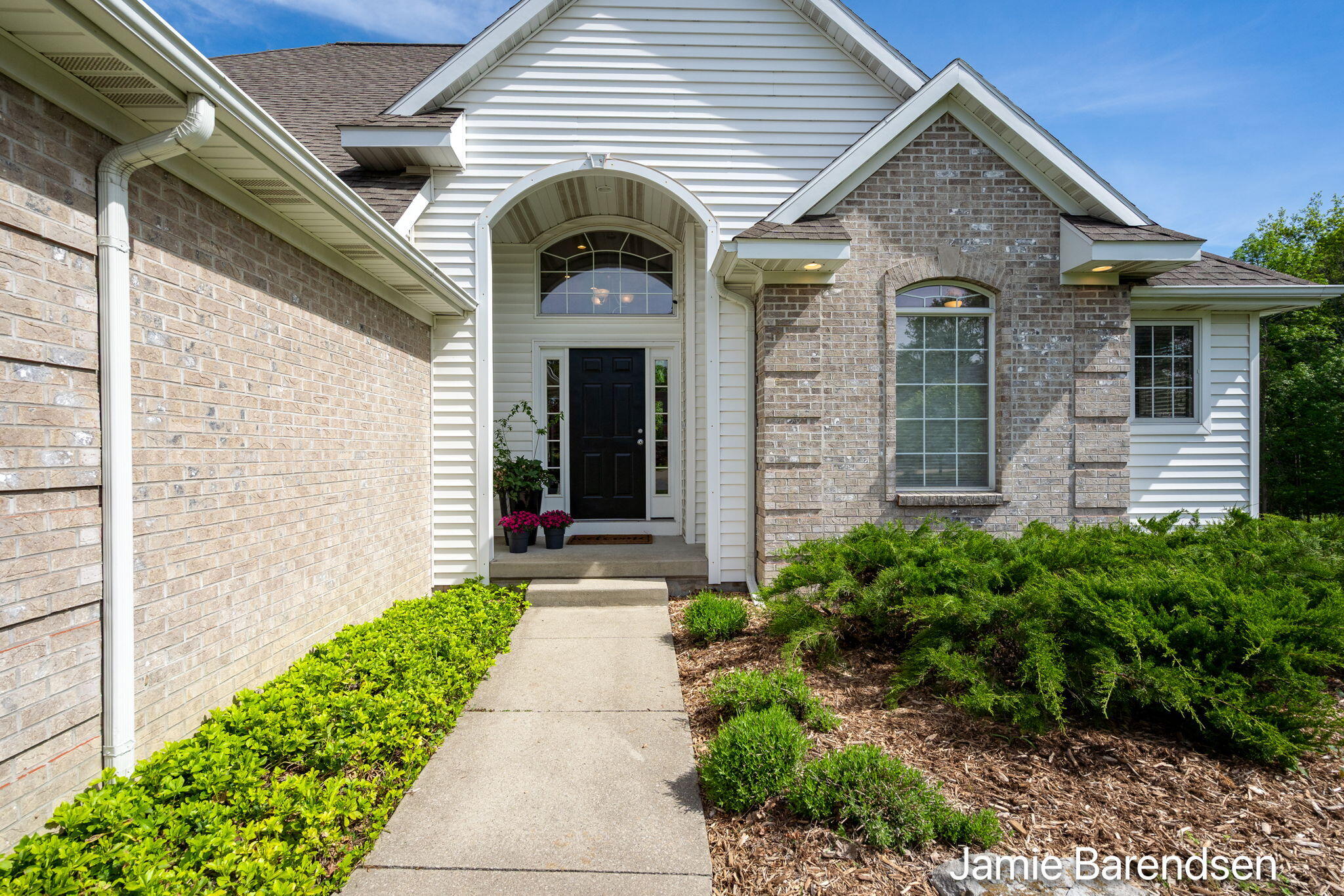 3521 Sunrise Lane NW Grand Rapids MI 49534