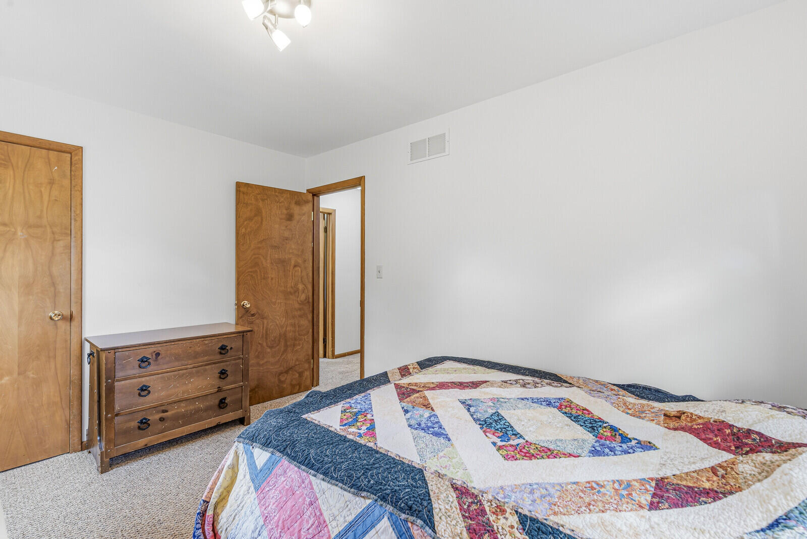 68850 3rd Street Edwardsburg MI 49112