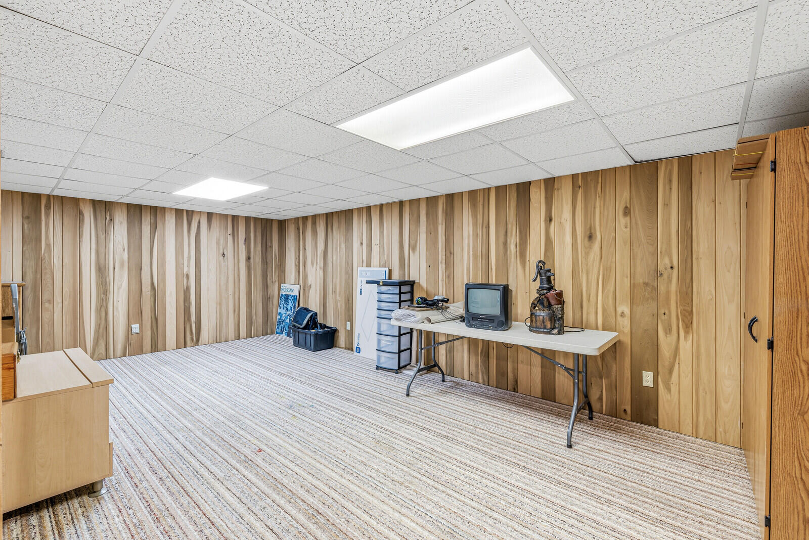 68850 3rd Street Edwardsburg MI 49112