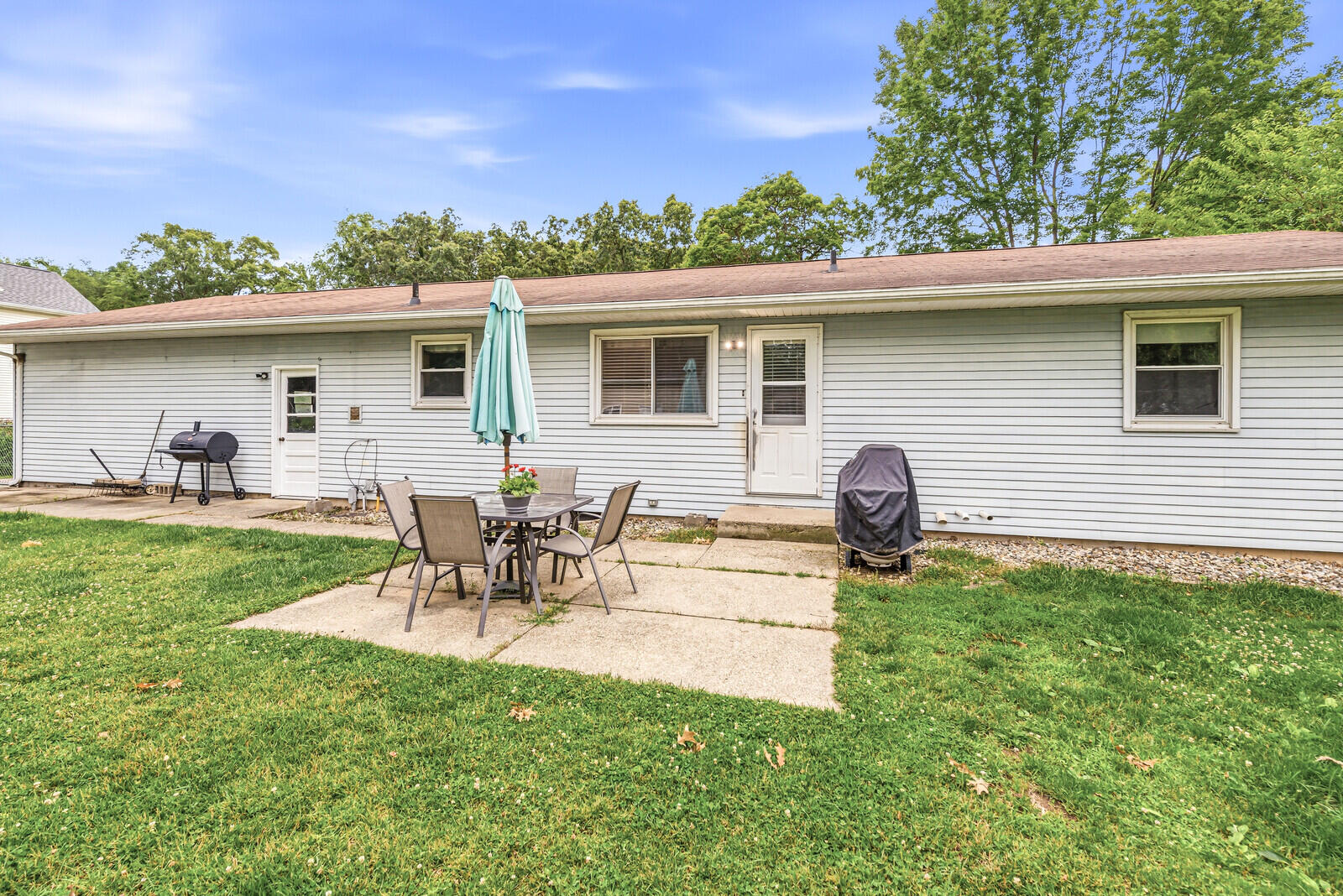 68850 3rd Street Edwardsburg MI 49112