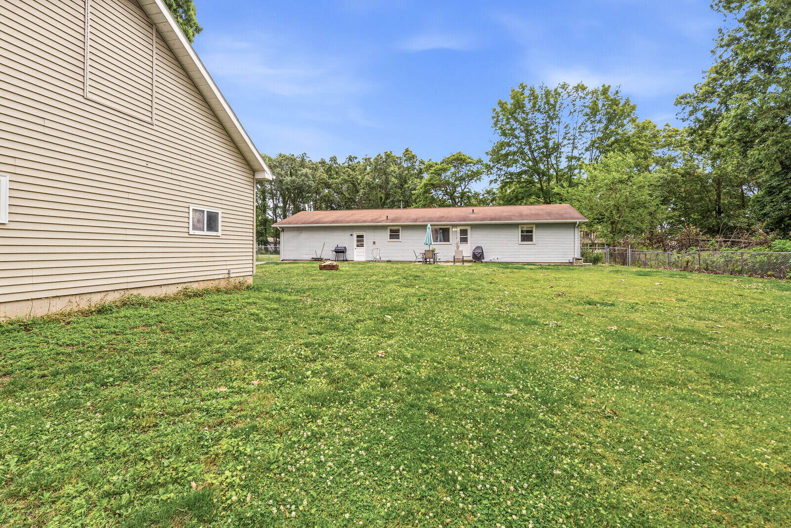 68850 3rd Street Edwardsburg MI 49112