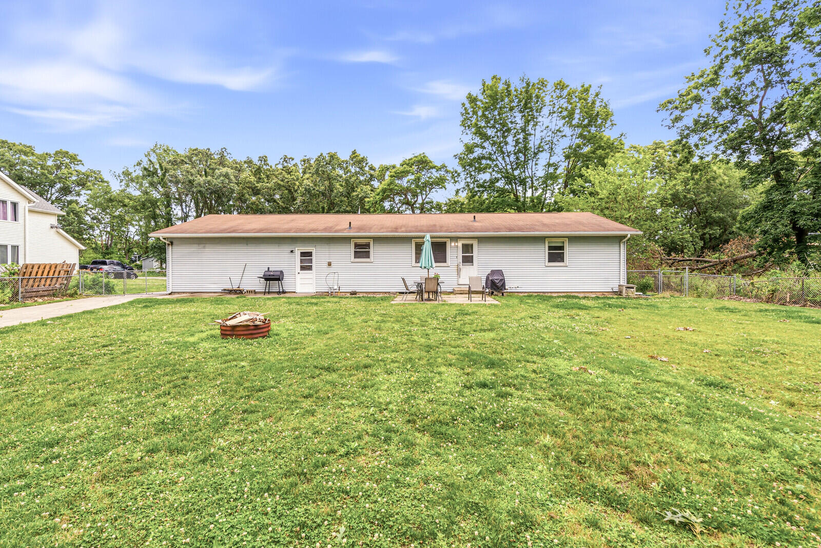 68850 3rd Street Edwardsburg MI 49112