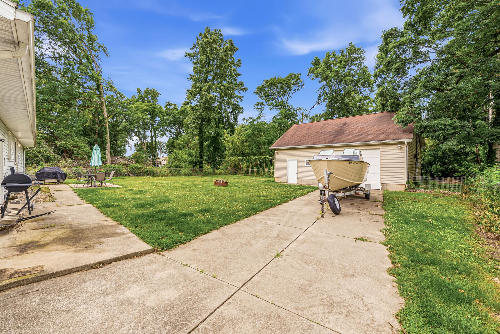 68850 3rd Street Edwardsburg MI 49112