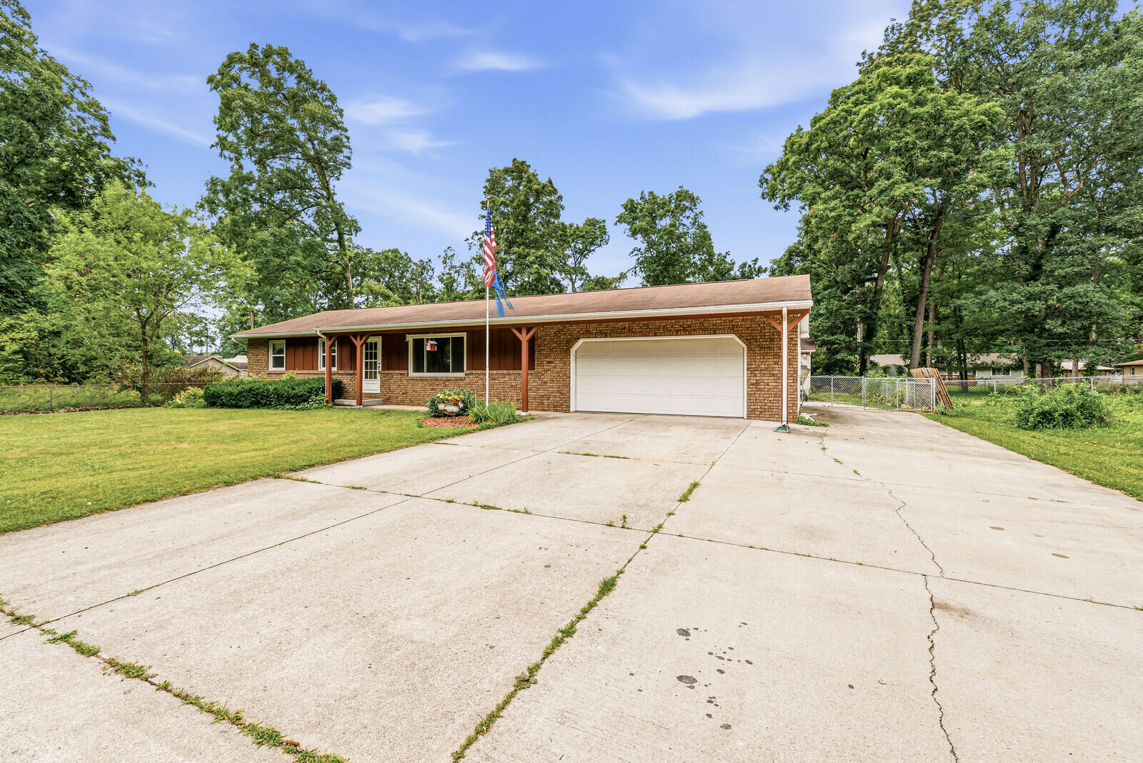 68850 3rd Street Edwardsburg MI 49112