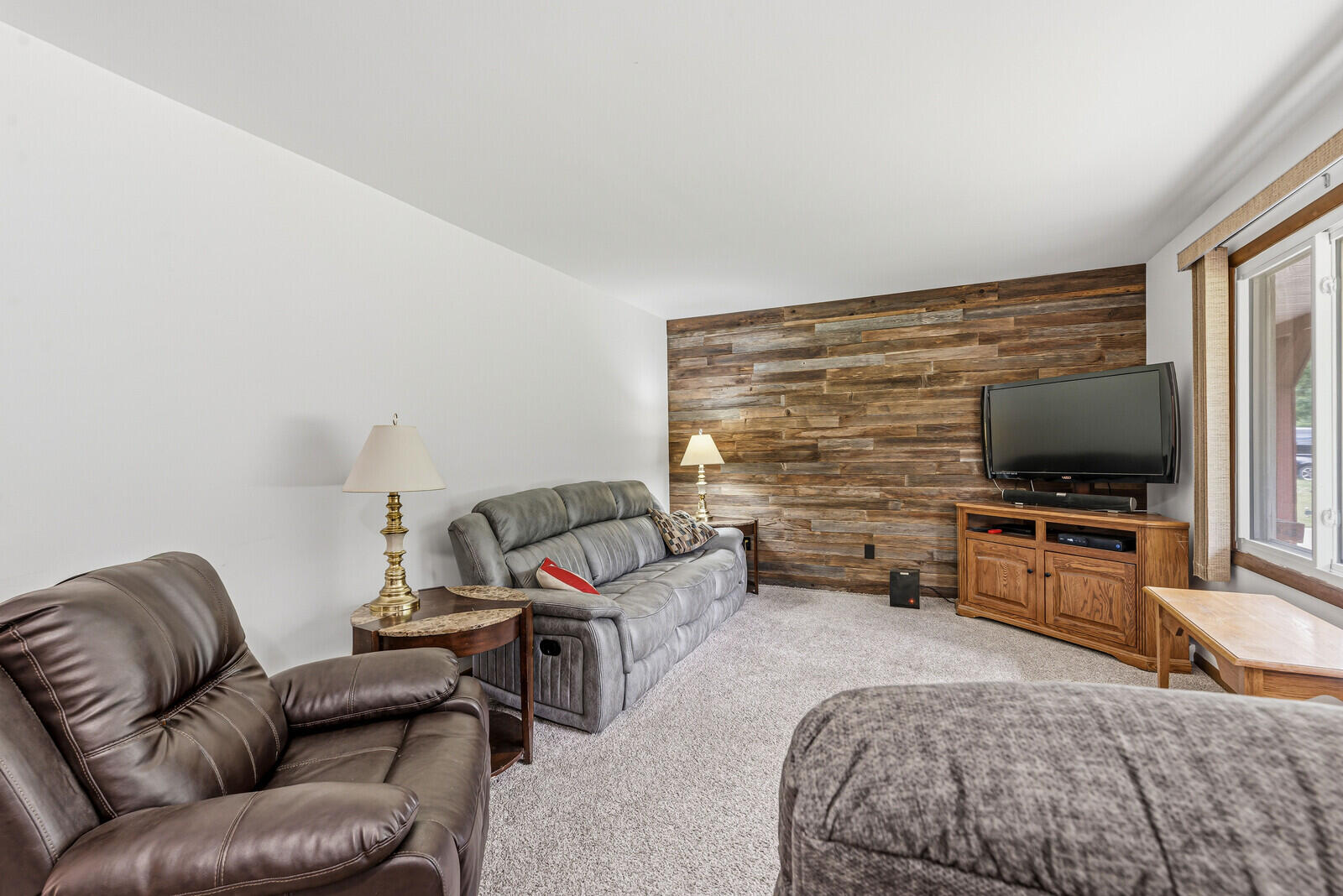 68850 3rd Street Edwardsburg MI 49112