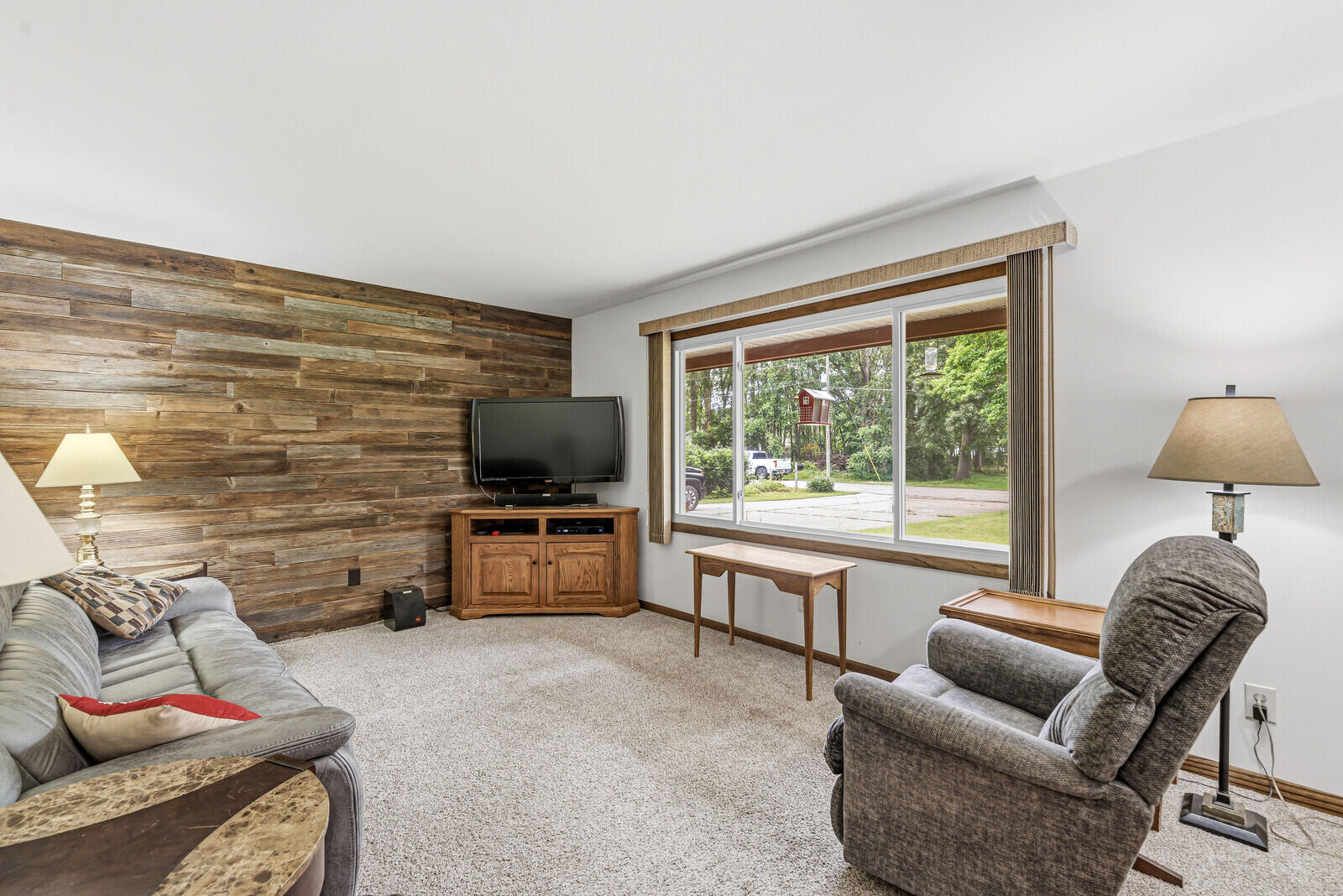 68850 3rd Street Edwardsburg MI 49112