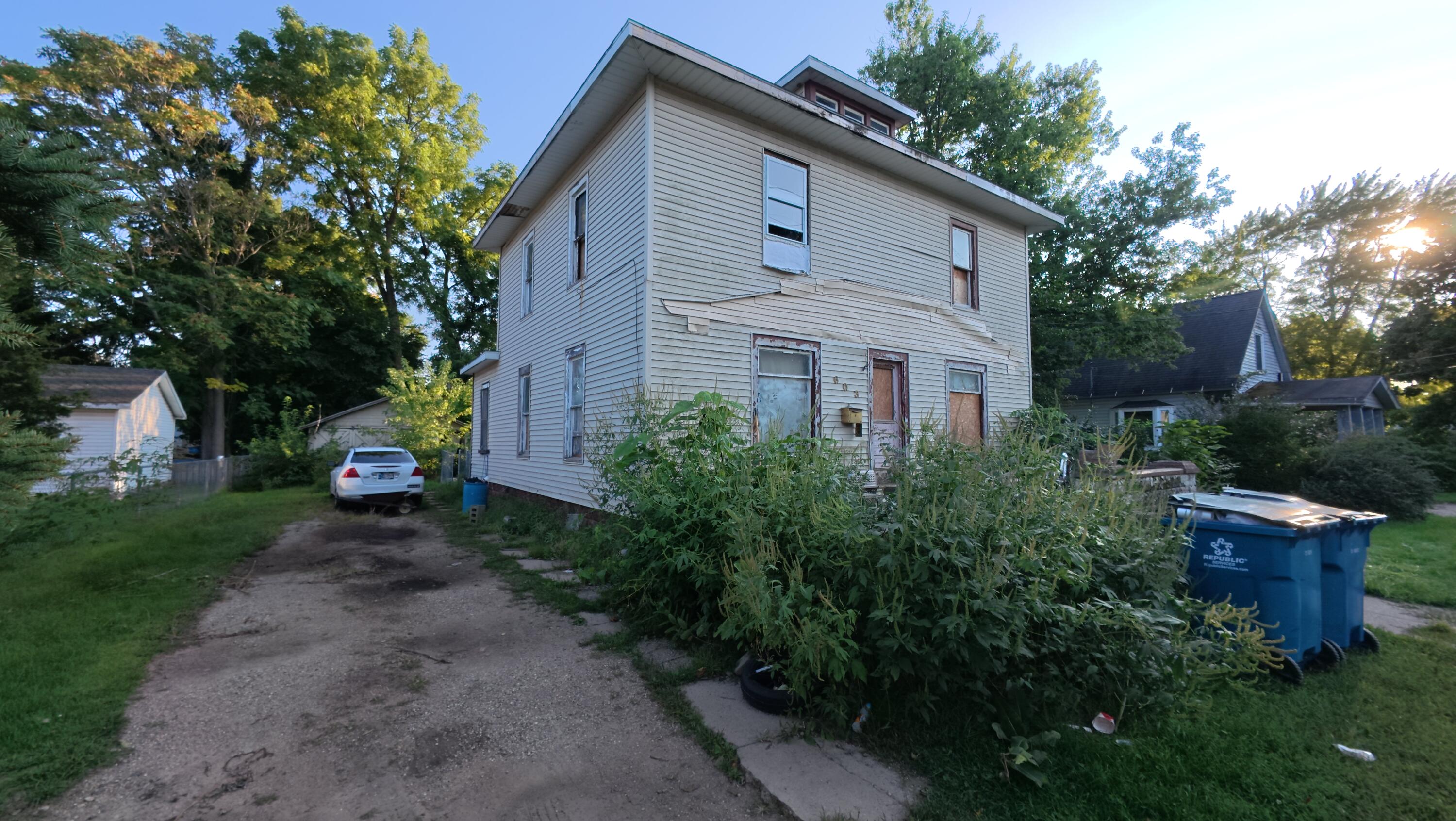 603 W High Street Dowagiac MI 49047