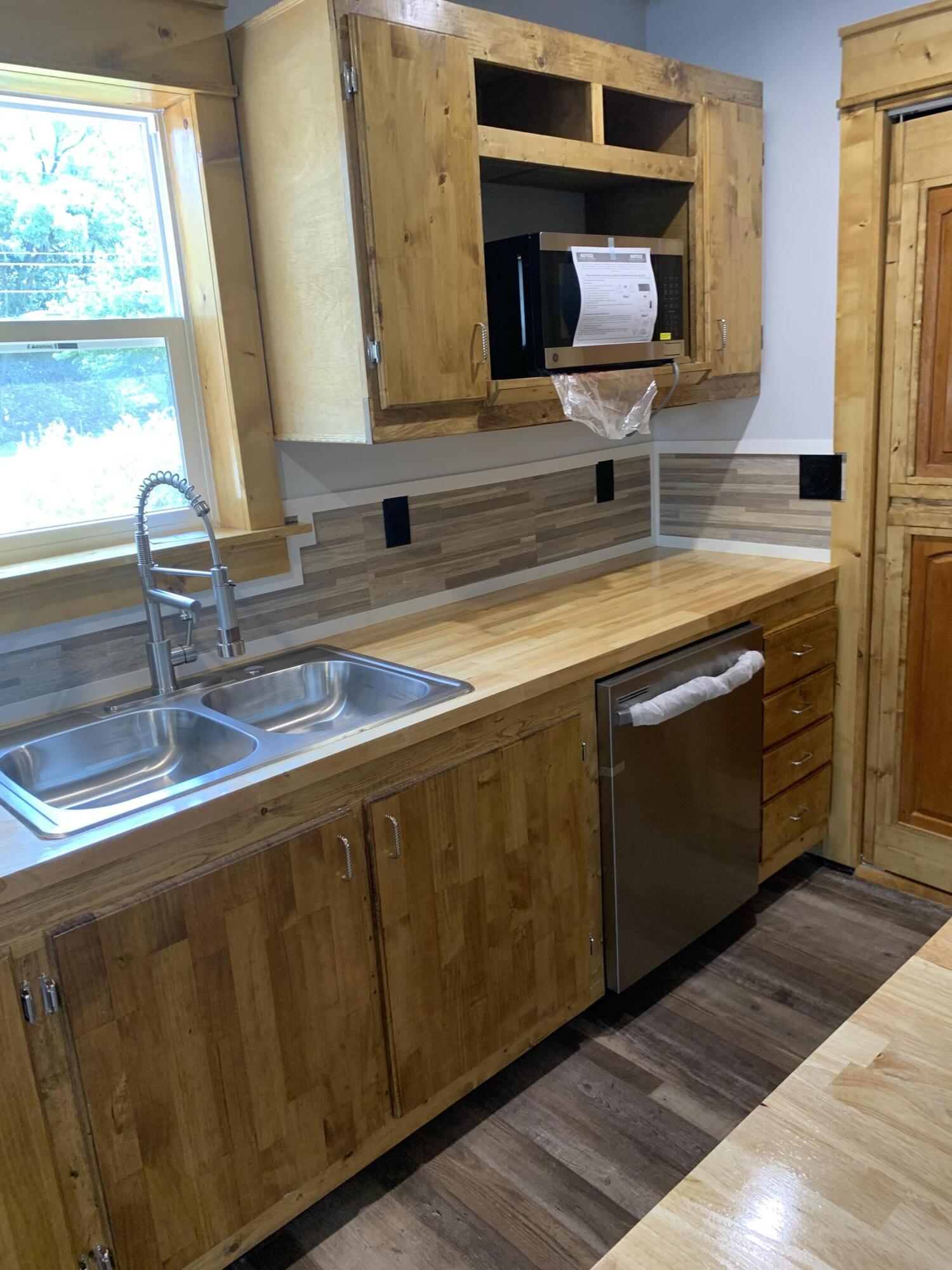 576 Pipestone Street Benton Harbor MI 49022