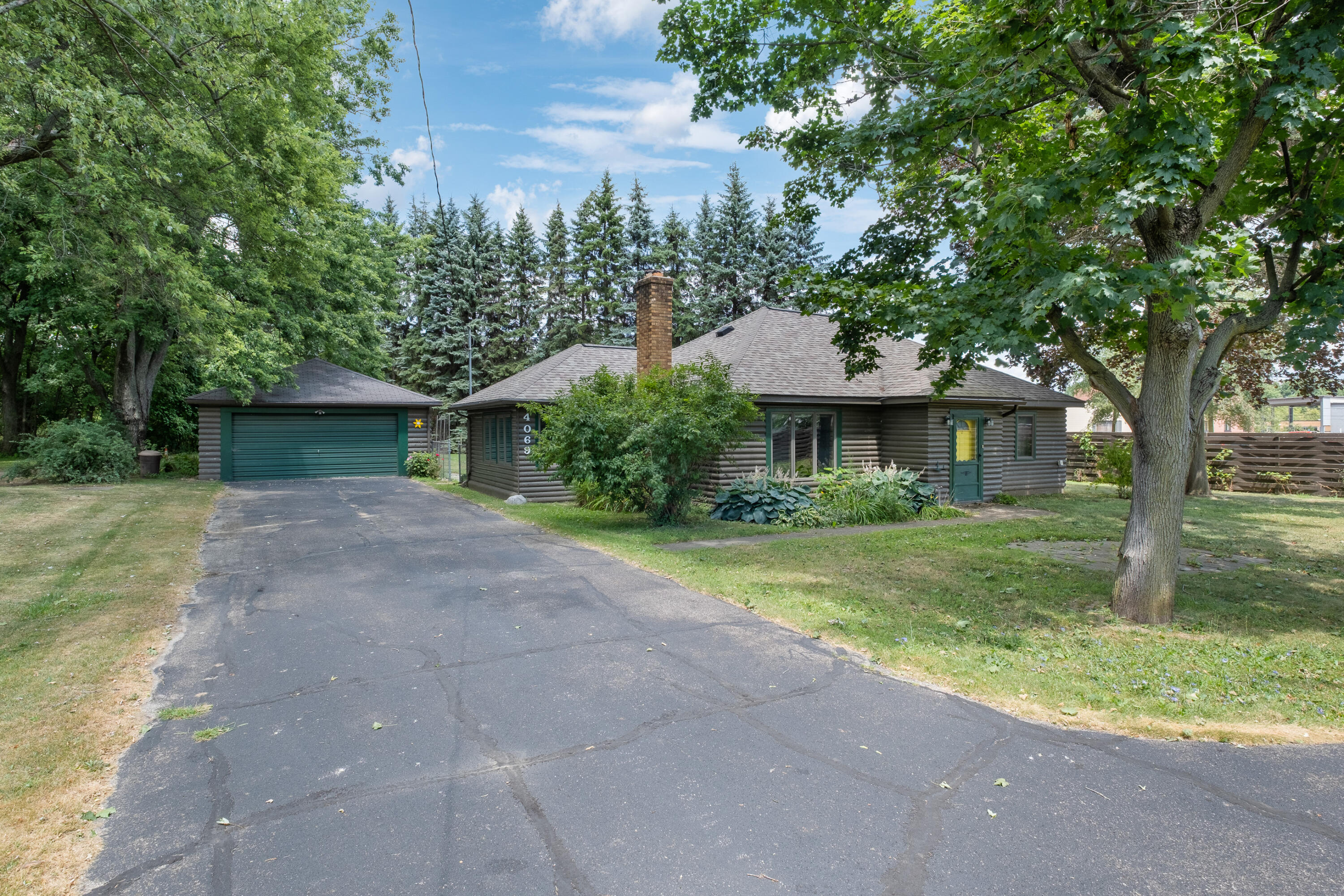 4069 NW Richmond Street NW Grand Rapids MI 49534