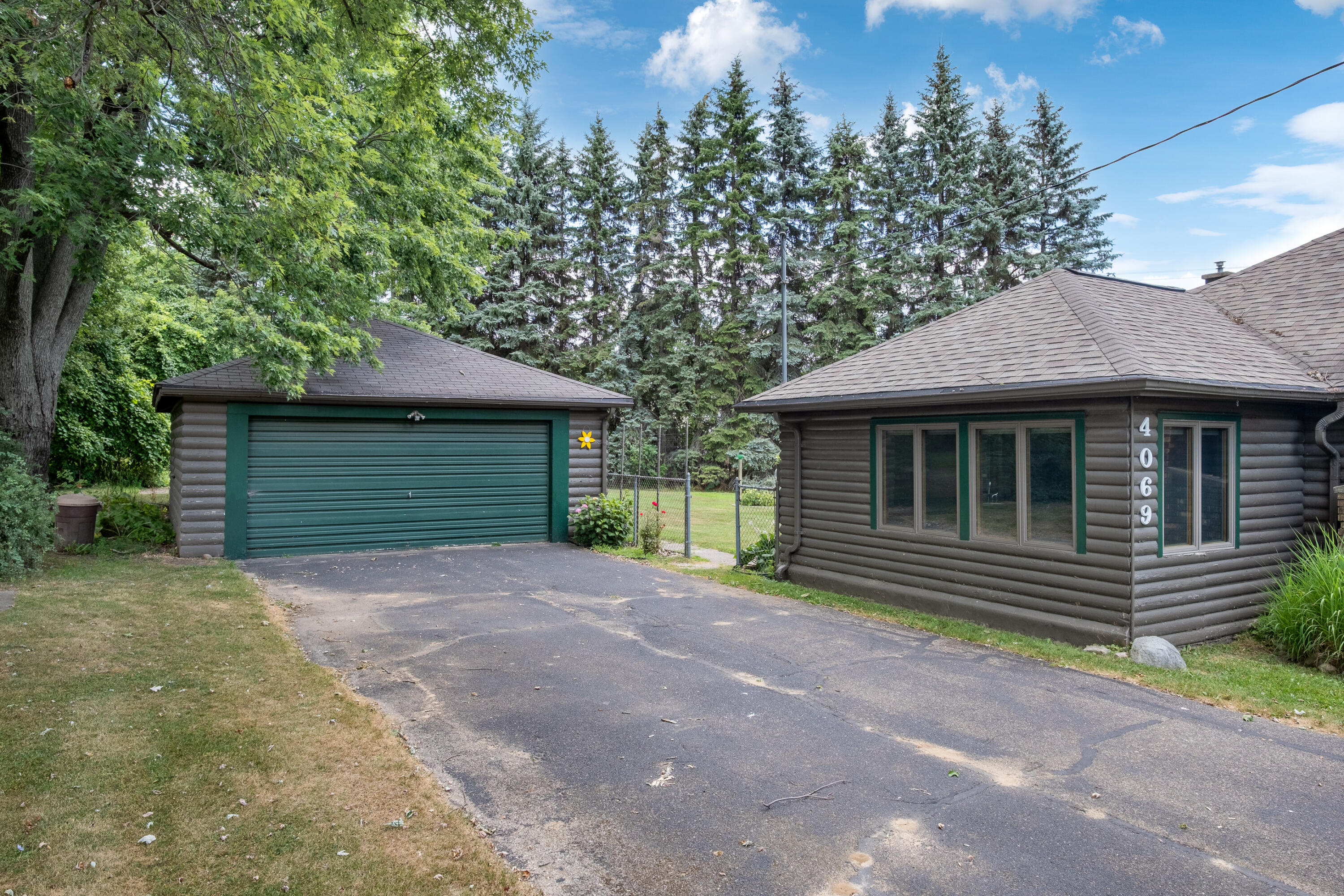 4069 NW Richmond Street NW Grand Rapids MI 49534