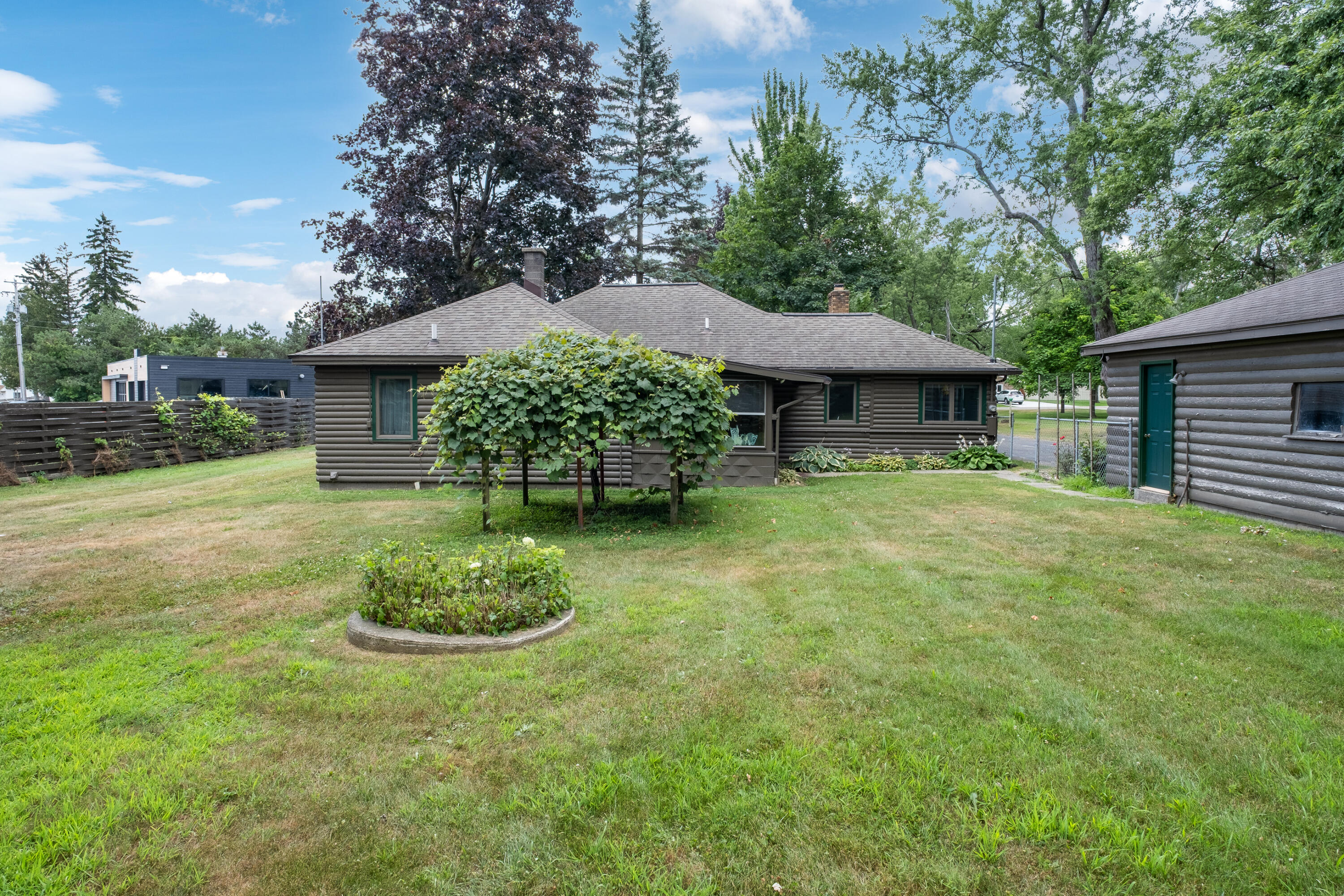 4069 NW Richmond Street NW Grand Rapids MI 49534