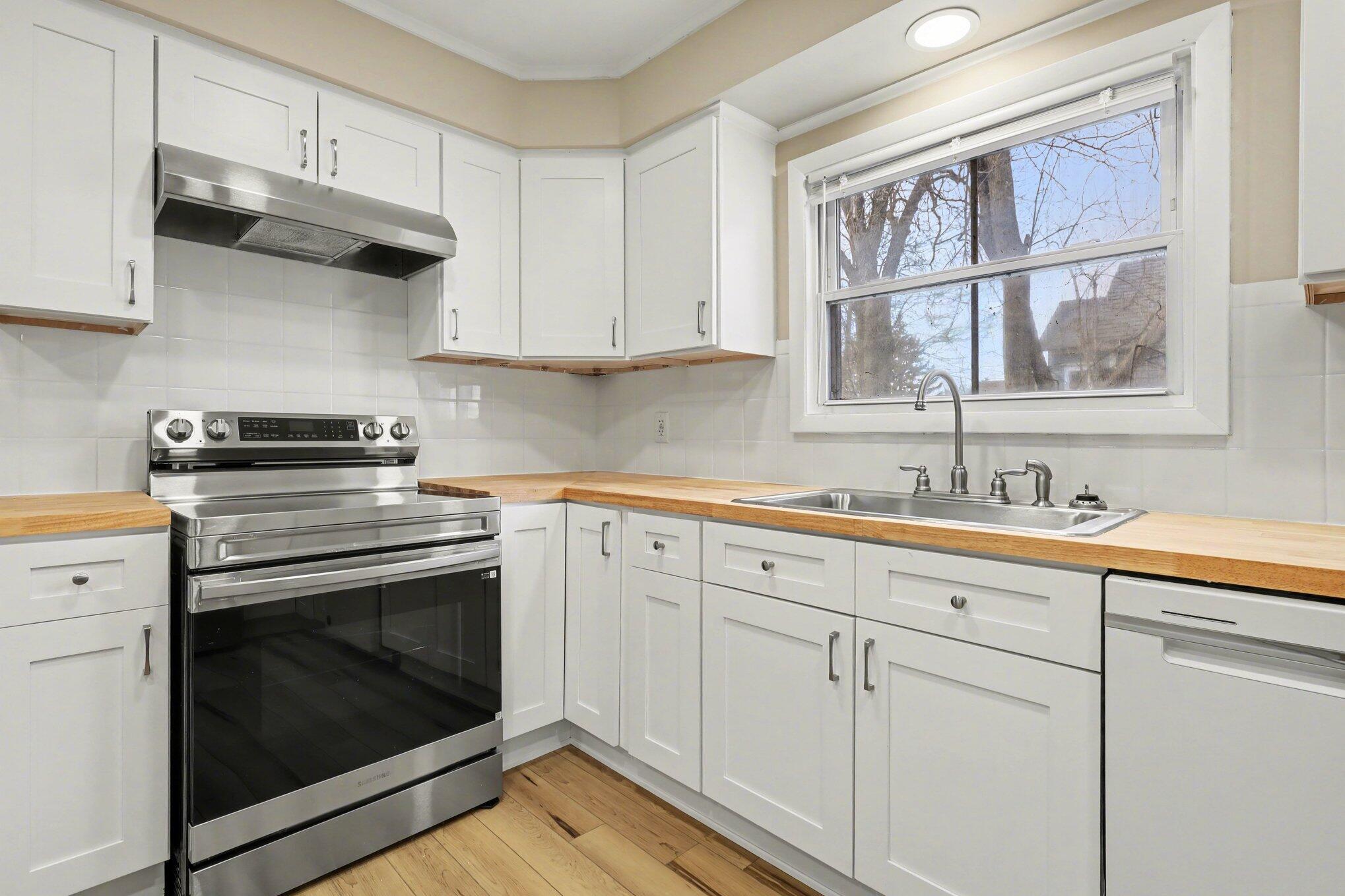 154 Carrier Street NE Grand Rapids MI 49505