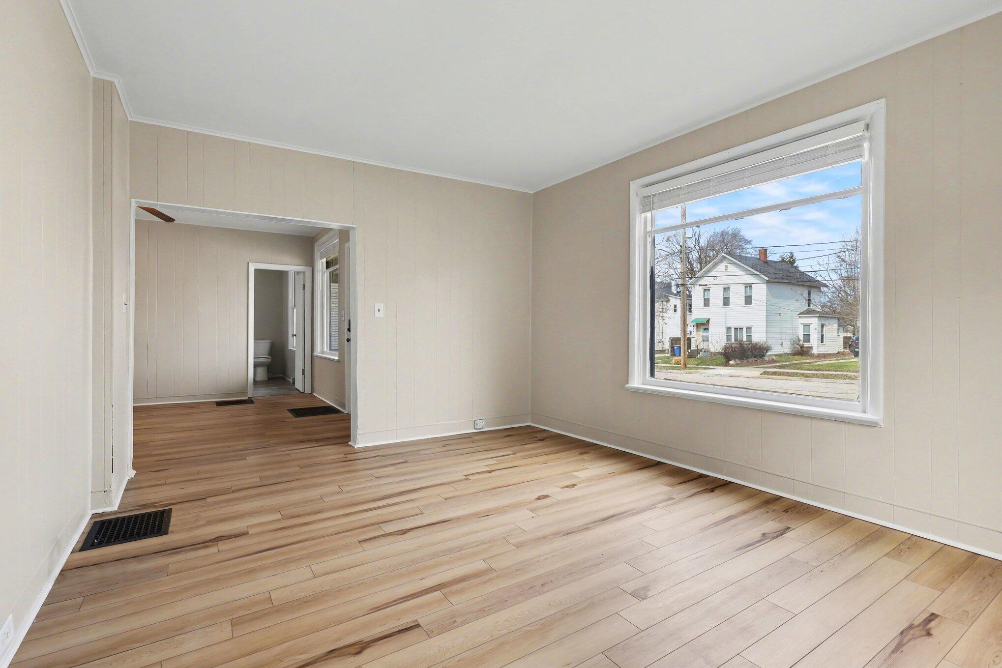 154 Carrier Street NE Grand Rapids MI 49505