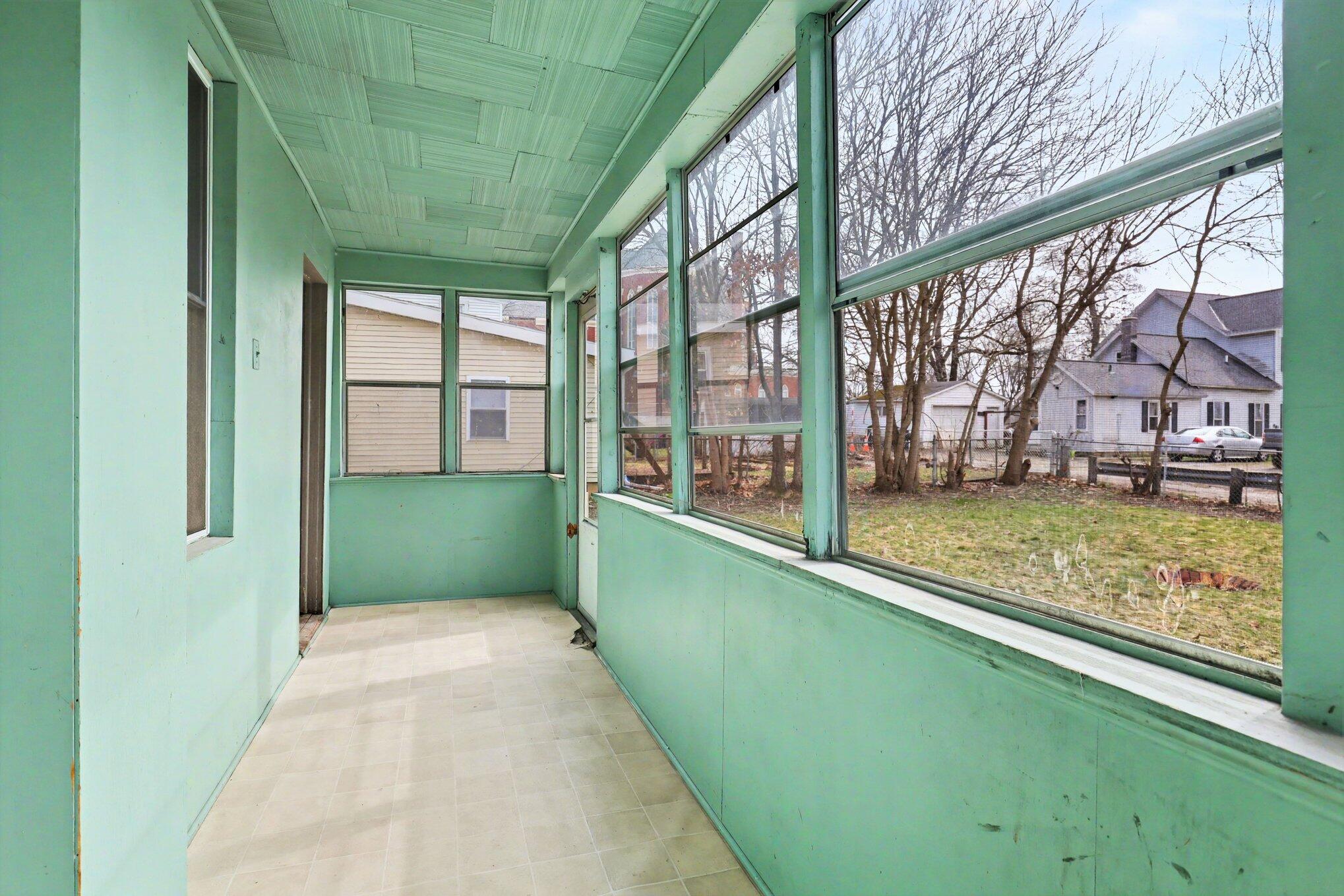 154 Carrier Street NE Grand Rapids MI 49505