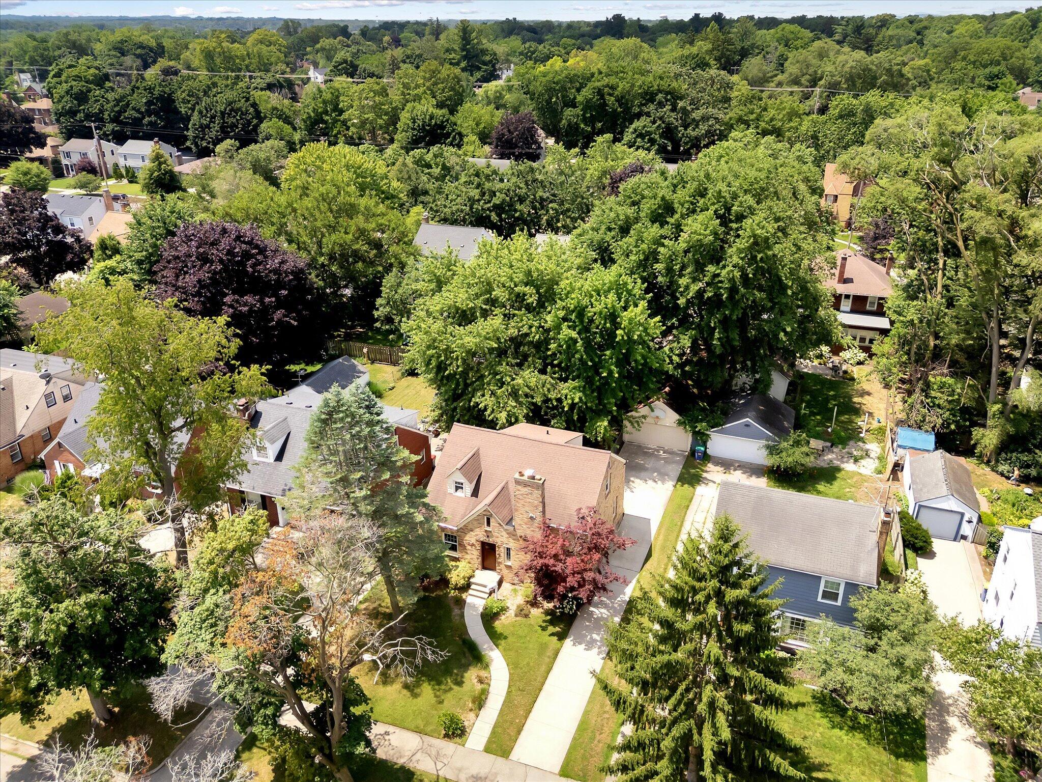 2219 College Avenue SE Grand Rapids MI 49507
