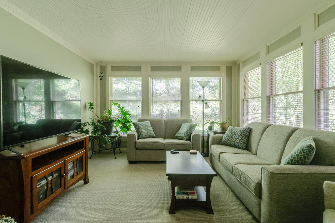6281 Rose Arbour Avenue Kalamazoo MI 49009