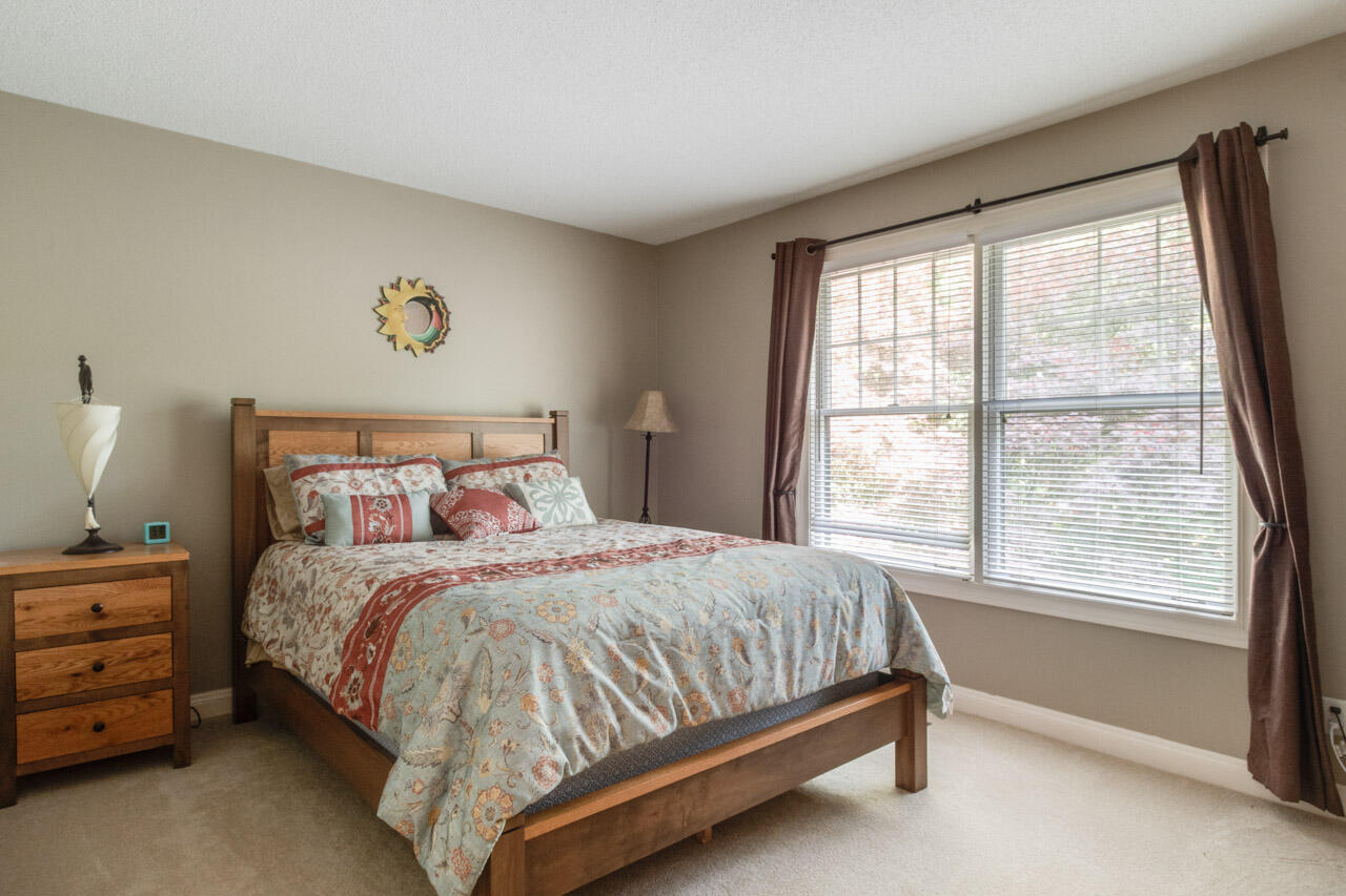 6281 Rose Arbour Avenue Kalamazoo MI 49009