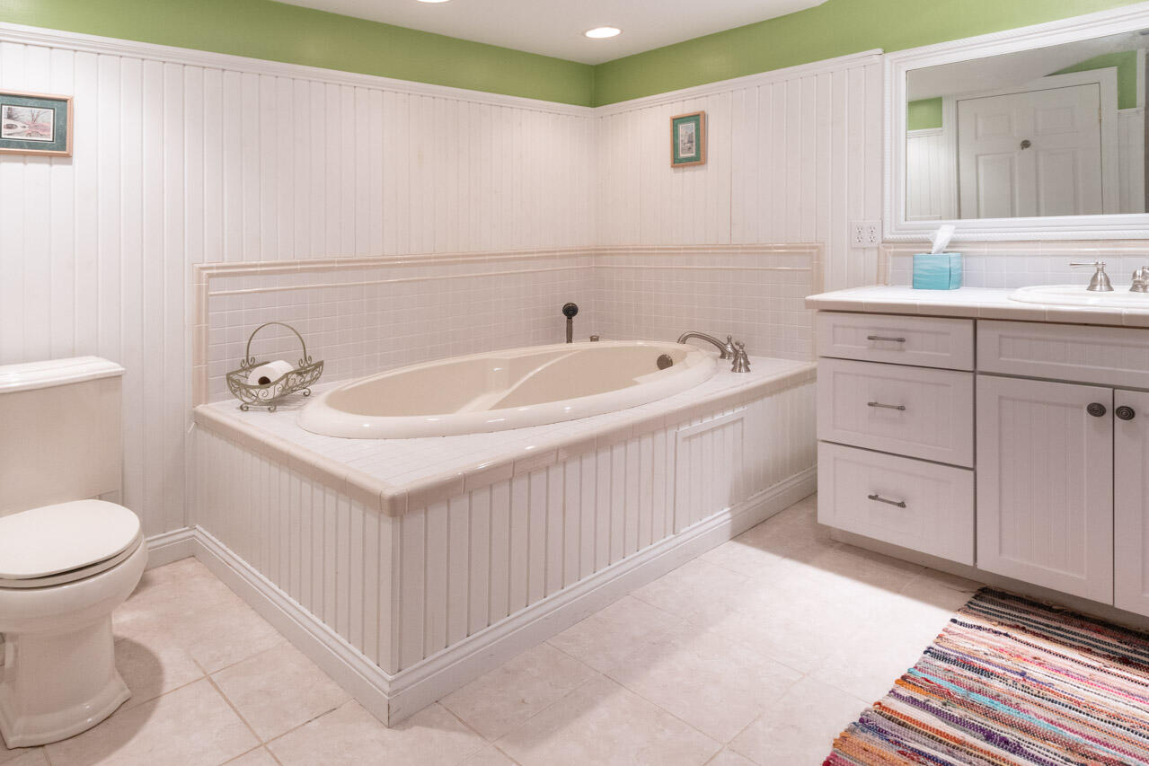6281 Rose Arbour Avenue Kalamazoo MI 49009