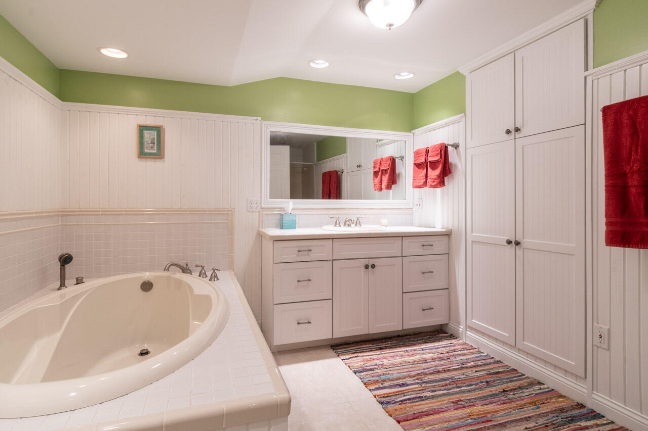 6281 Rose Arbour Avenue Kalamazoo MI 49009