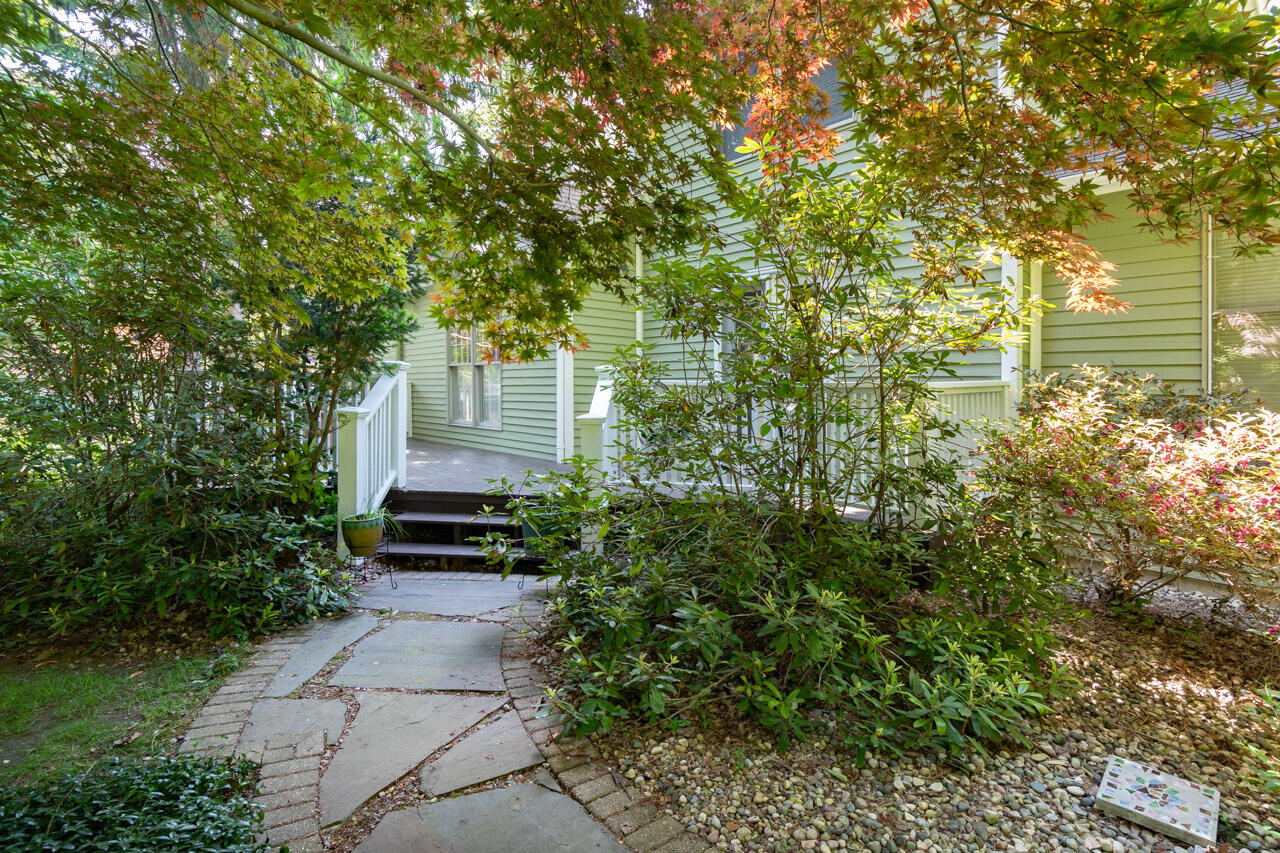 6281 Rose Arbour Avenue Kalamazoo MI 49009
