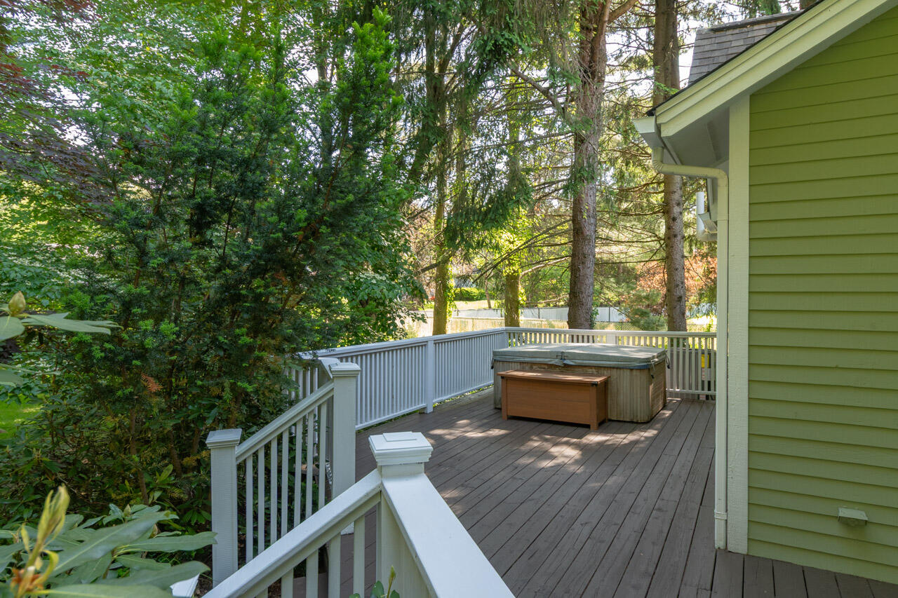 6281 Rose Arbour Avenue Kalamazoo MI 49009
