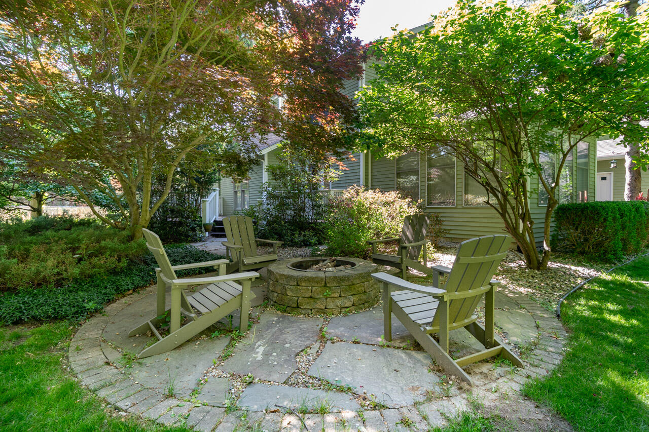 6281 Rose Arbour Avenue Kalamazoo MI 49009