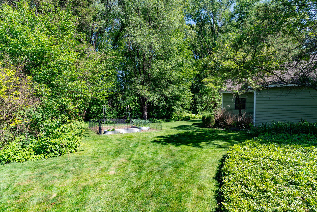 6281 Rose Arbour Avenue Kalamazoo MI 49009
