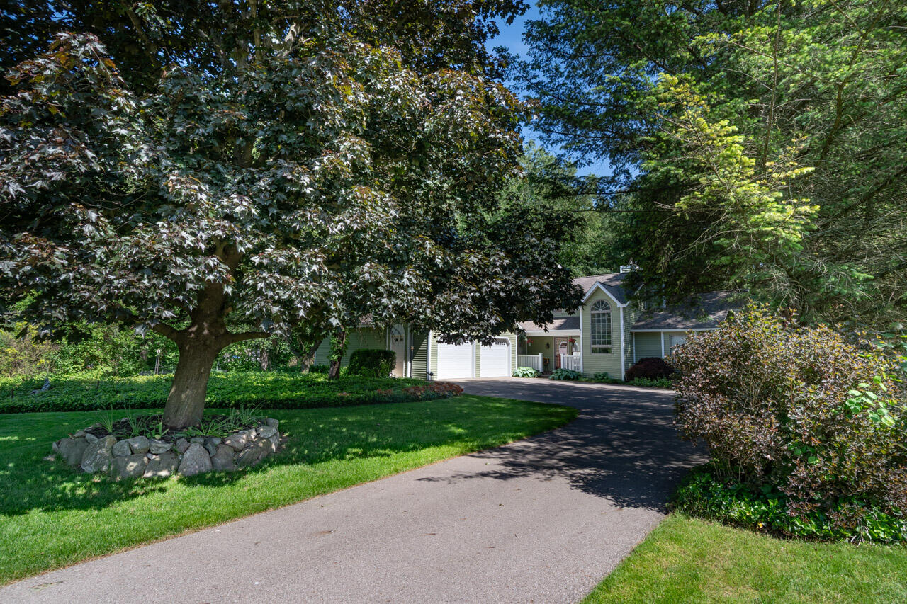 6281 Rose Arbour Avenue Kalamazoo MI 49009