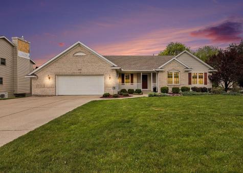2045 Meadowdale Drive NW Grand Rapids MI 49504