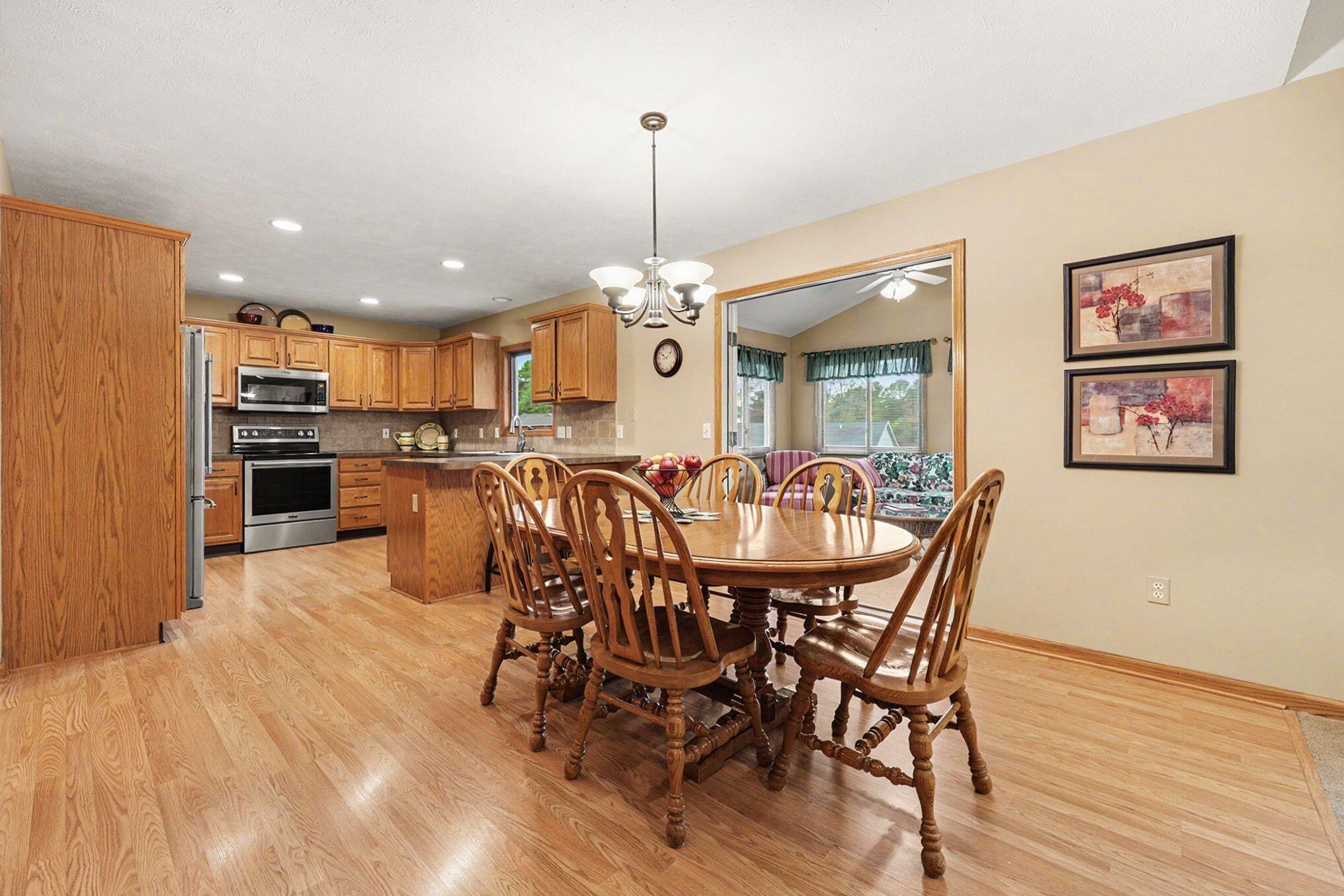 2045 Meadowdale Drive NW Grand Rapids MI 49504
