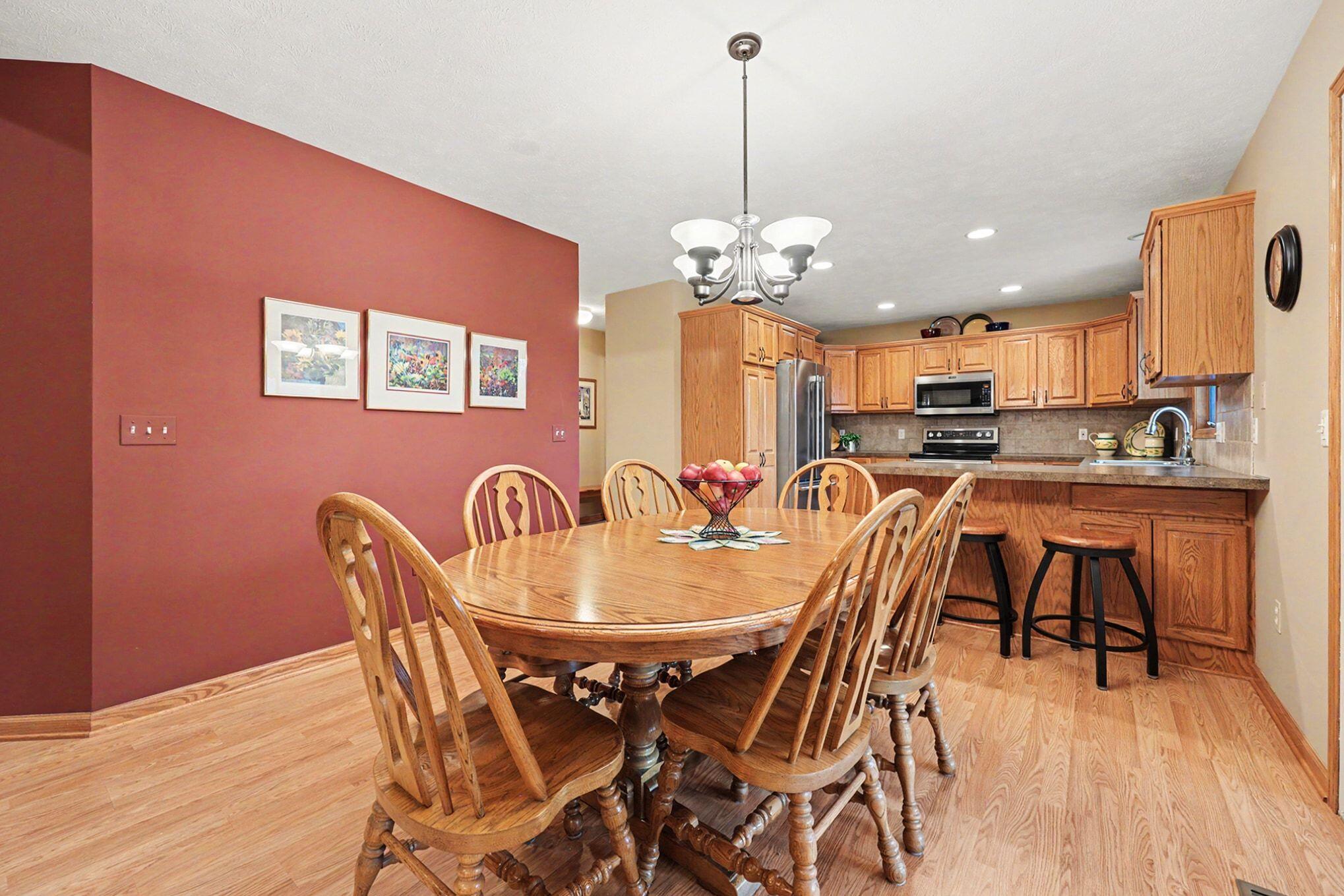 2045 Meadowdale Drive NW Grand Rapids MI 49504