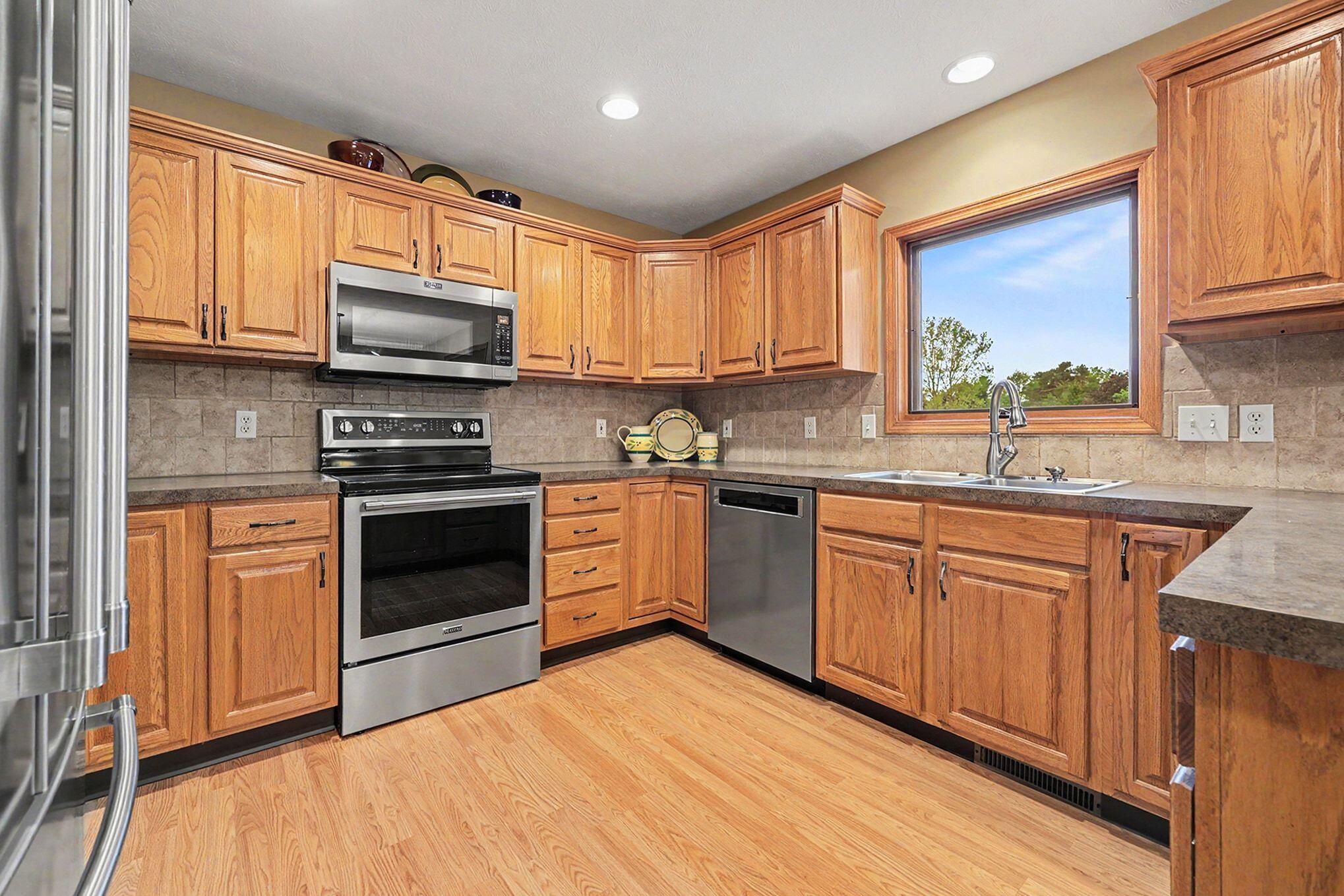 2045 Meadowdale Drive NW Grand Rapids MI 49504