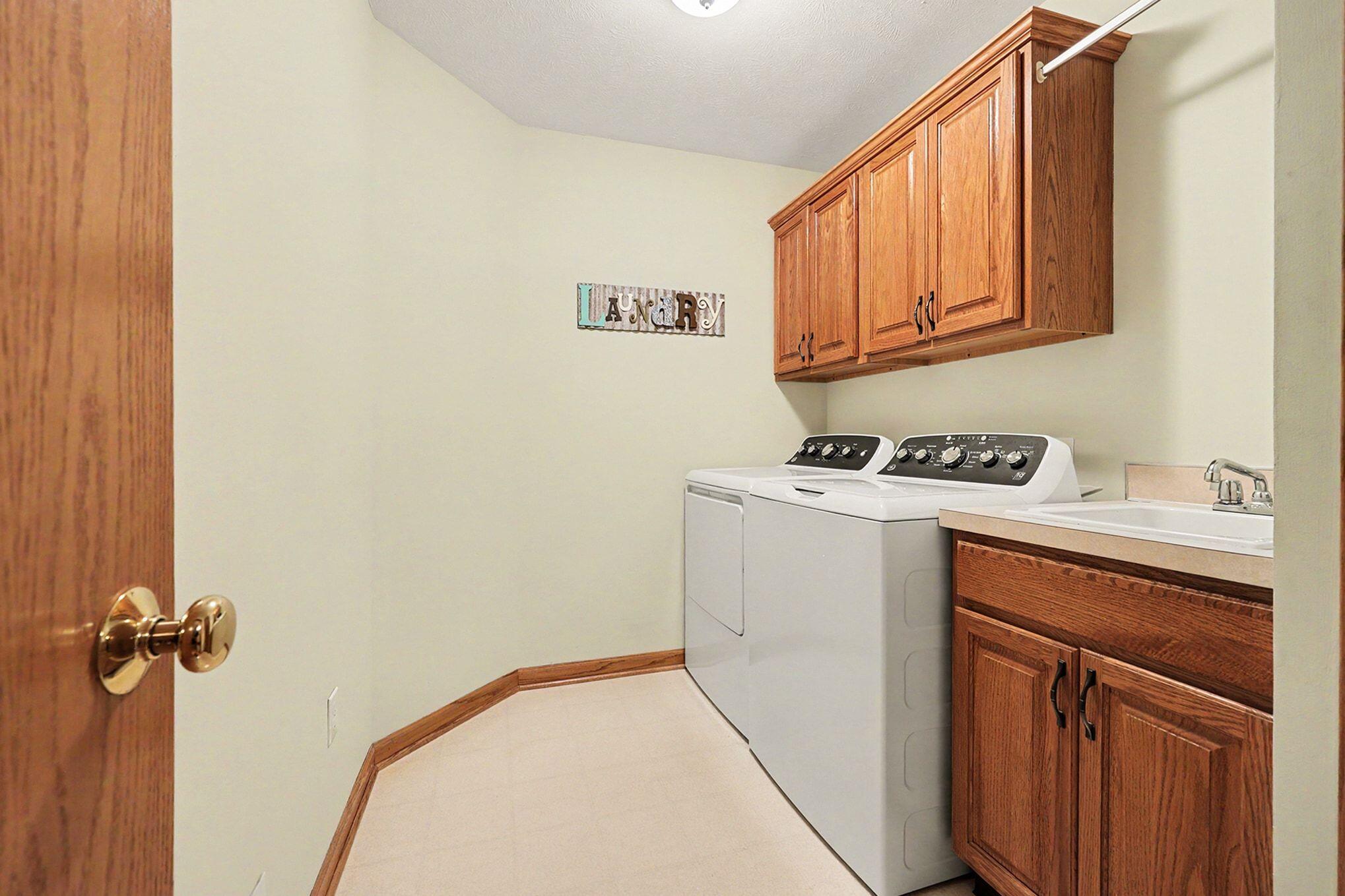 2045 Meadowdale Drive NW Grand Rapids MI 49504