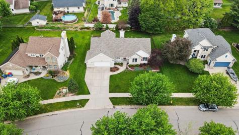 2045 Meadowdale Drive NW Grand Rapids MI 49504