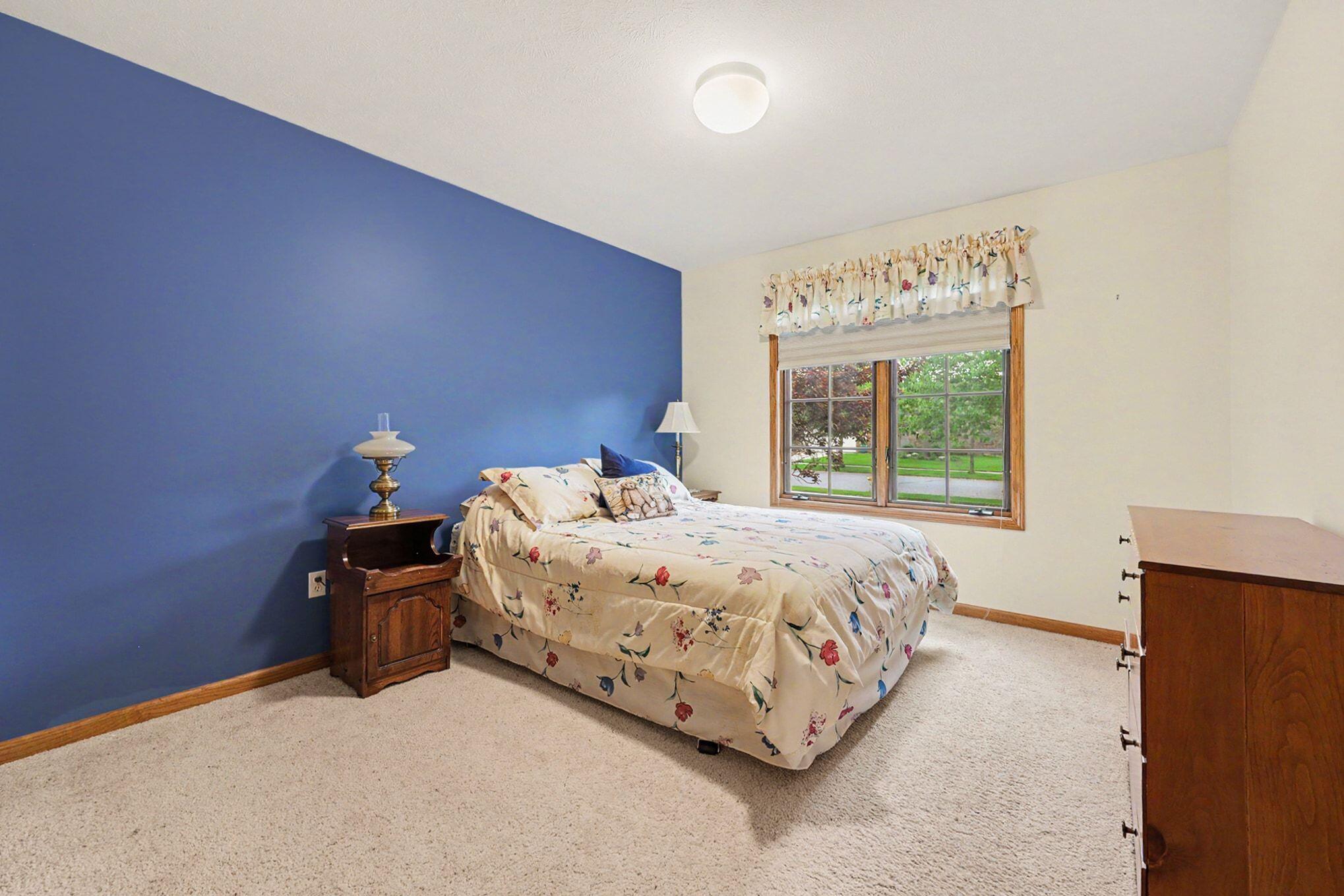 2045 Meadowdale Drive NW Grand Rapids MI 49504