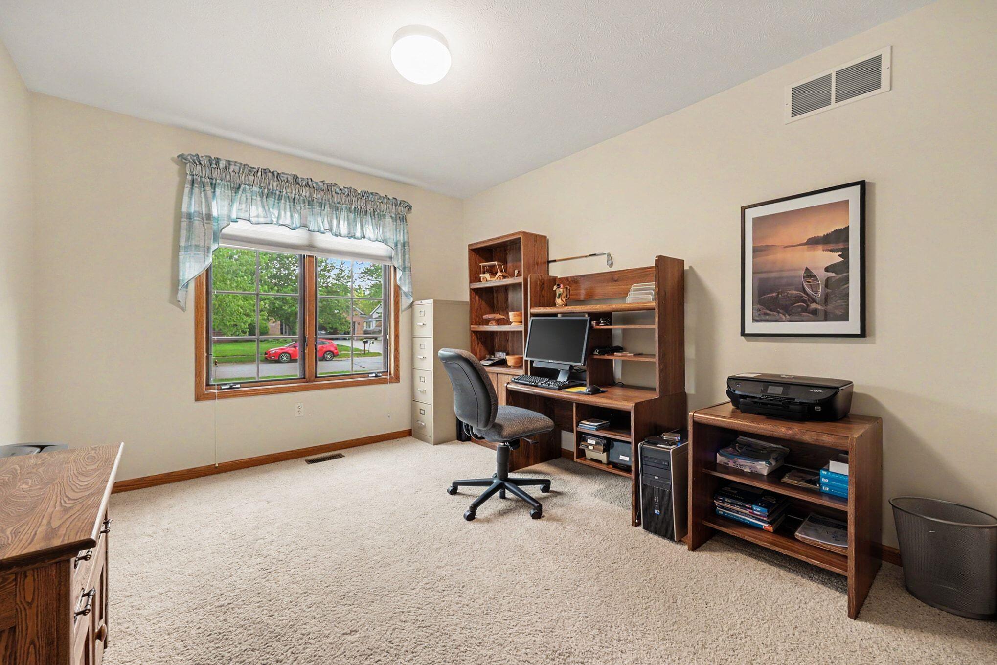2045 Meadowdale Drive NW Grand Rapids MI 49504