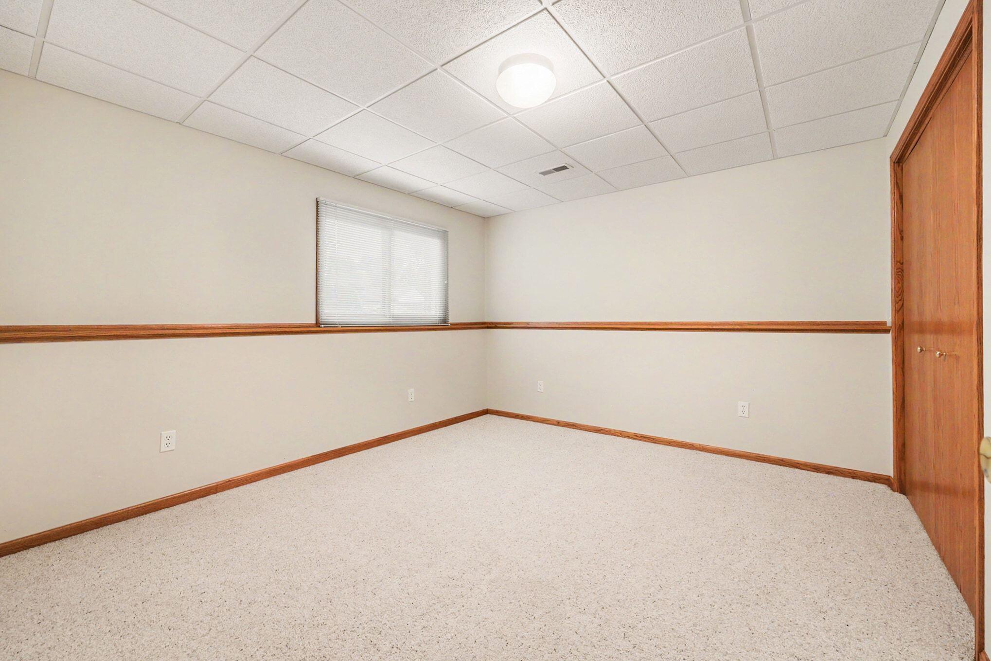 2045 Meadowdale Drive NW Grand Rapids MI 49504