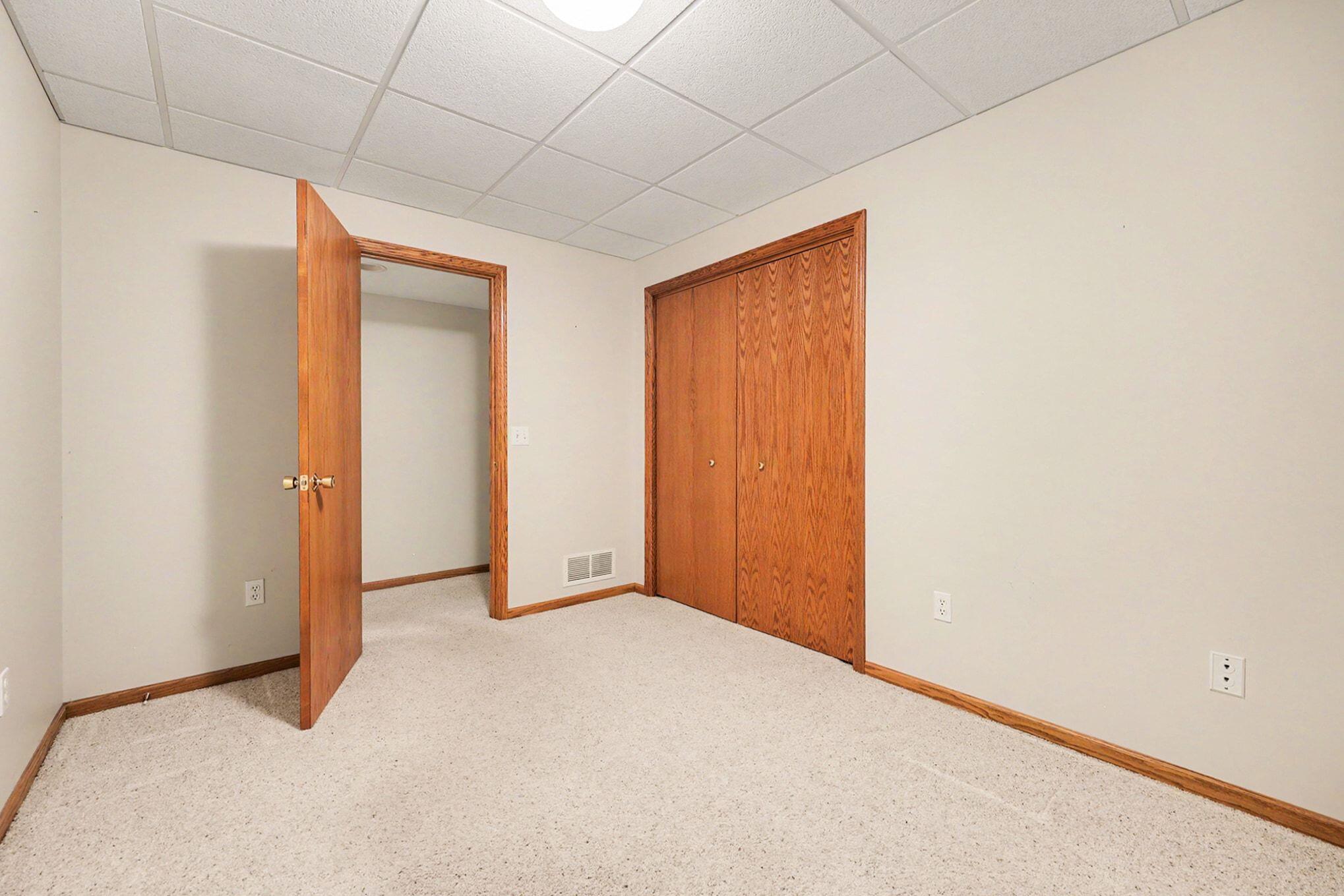 2045 Meadowdale Drive NW Grand Rapids MI 49504