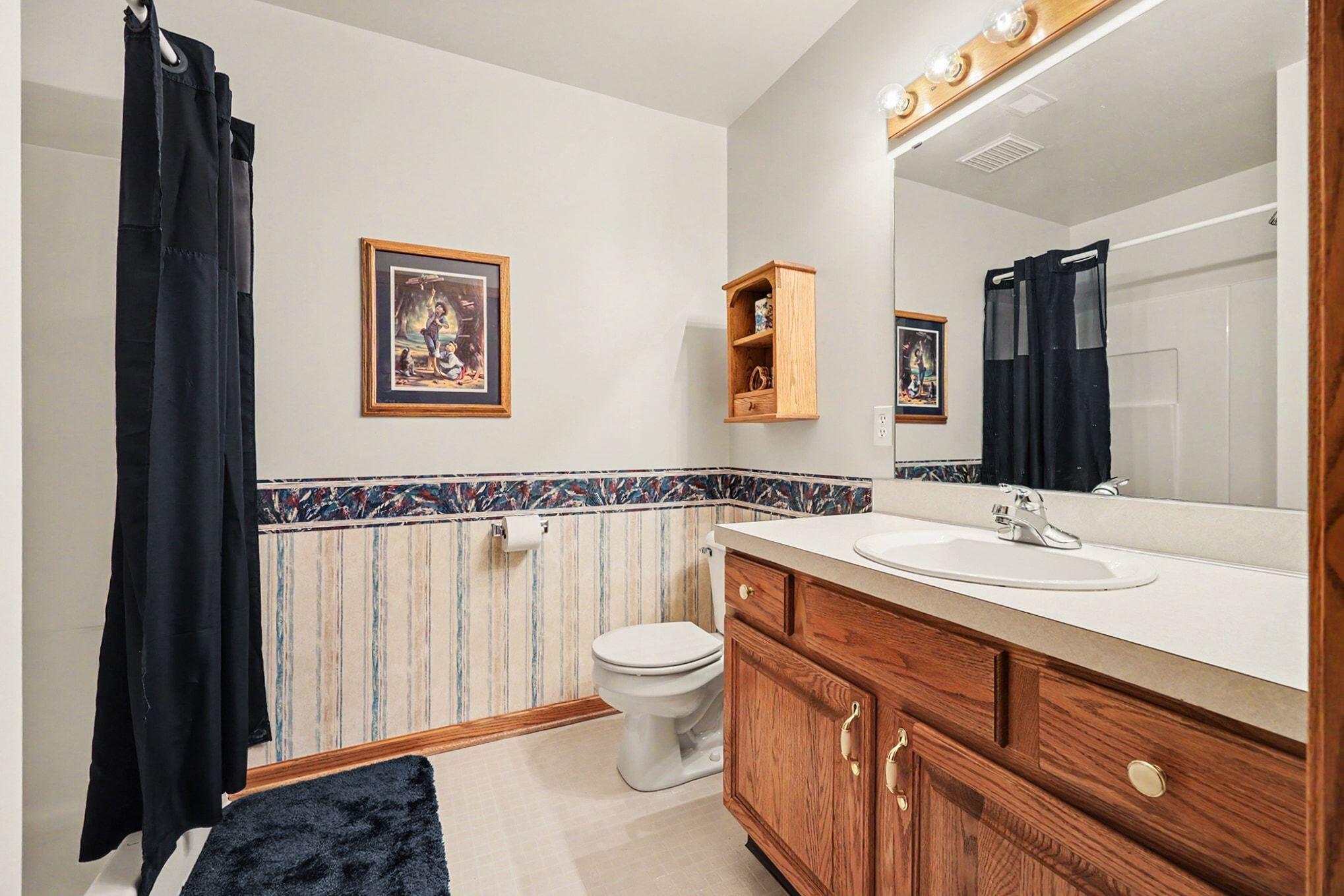 2045 Meadowdale Drive NW Grand Rapids MI 49504