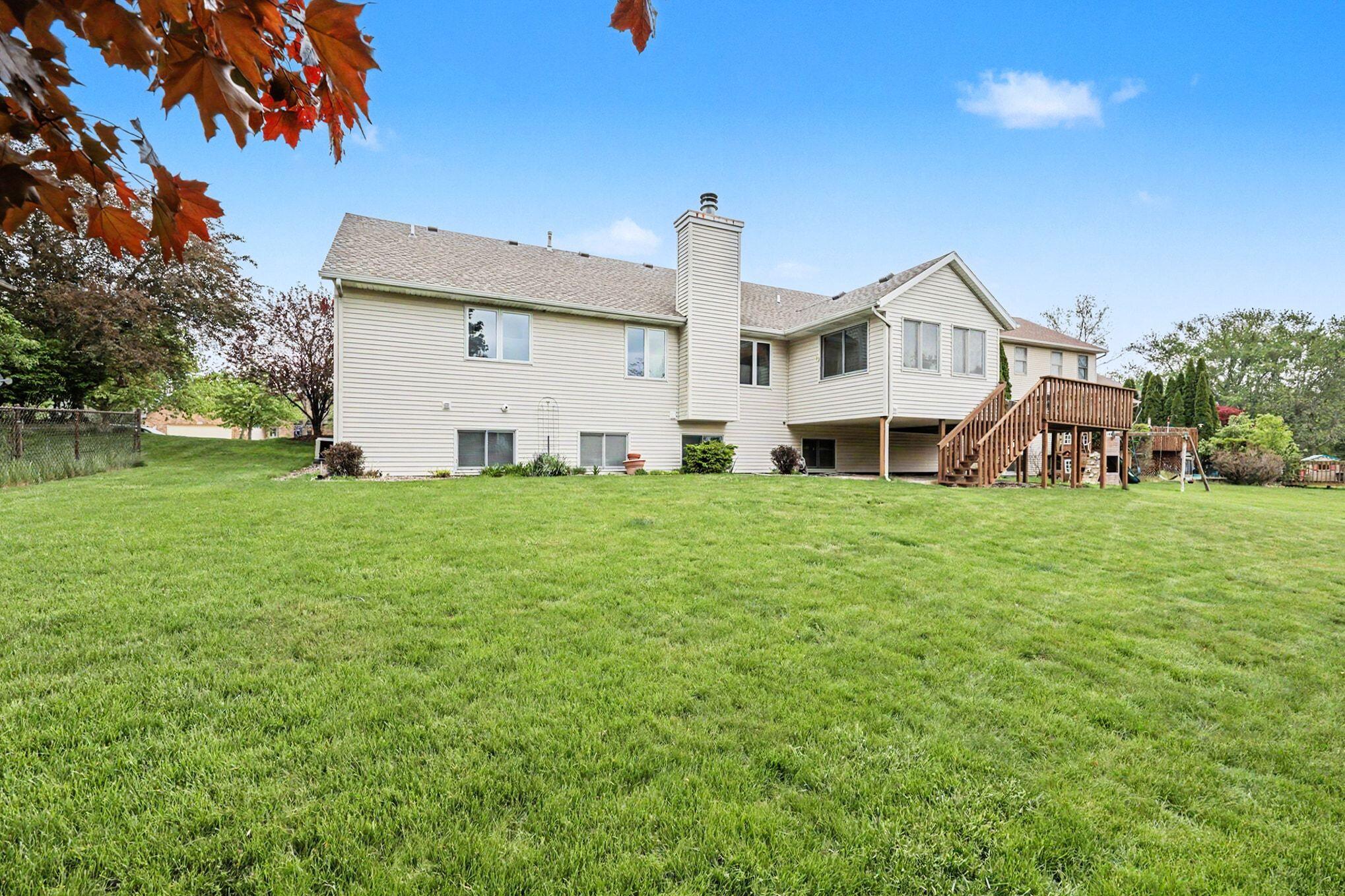 2045 Meadowdale Drive NW Grand Rapids MI 49504