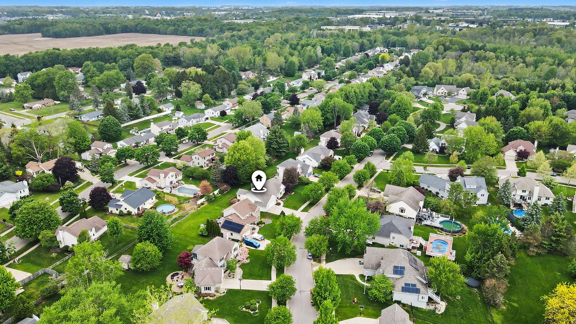 2045 Meadowdale Drive NW Grand Rapids MI 49504
