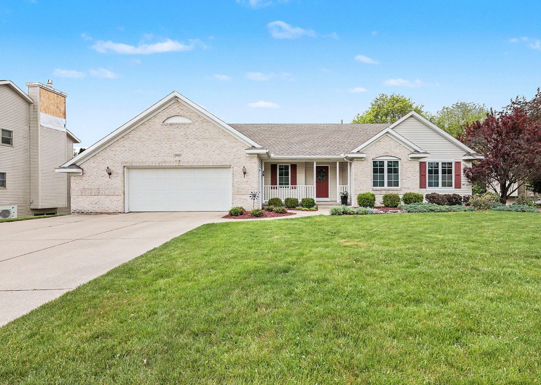 2045 Meadowdale Drive NW Grand Rapids MI 49504