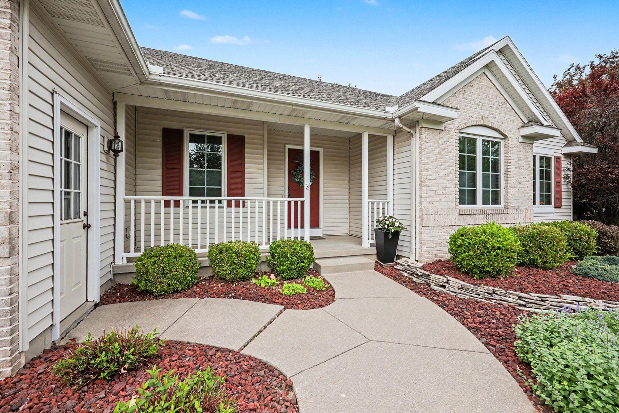 2045 Meadowdale Drive NW Grand Rapids MI 49504