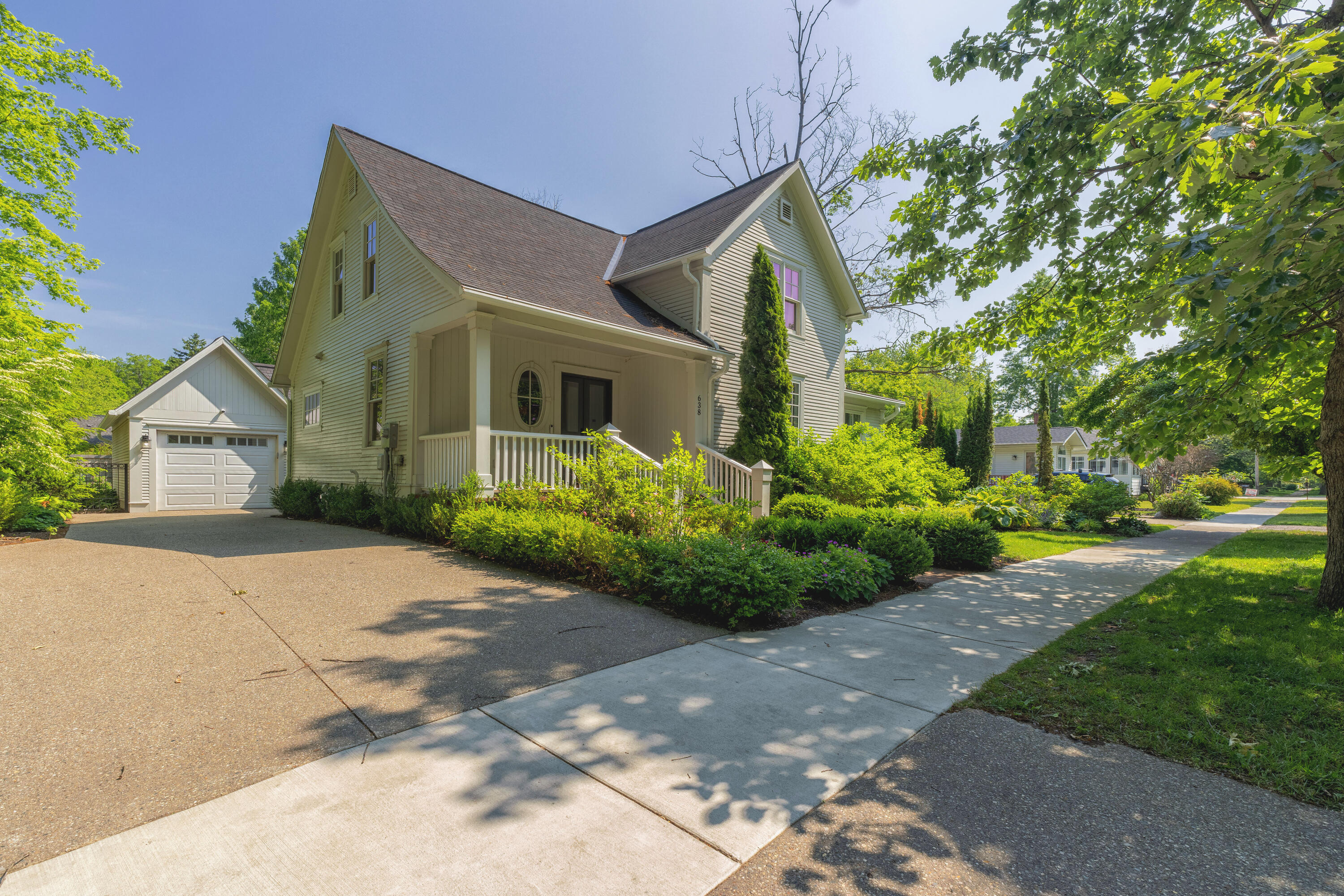 638 Allegan Street Saugatuck MI 49453