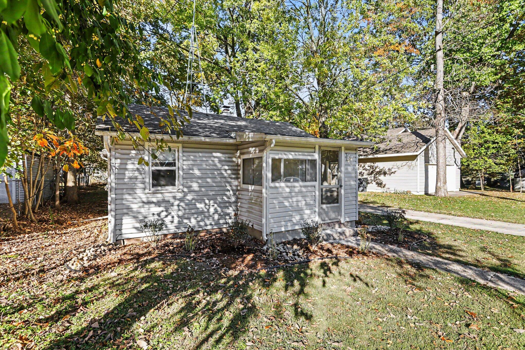 2320 Hazel Avenue Kalamazoo MI 49008