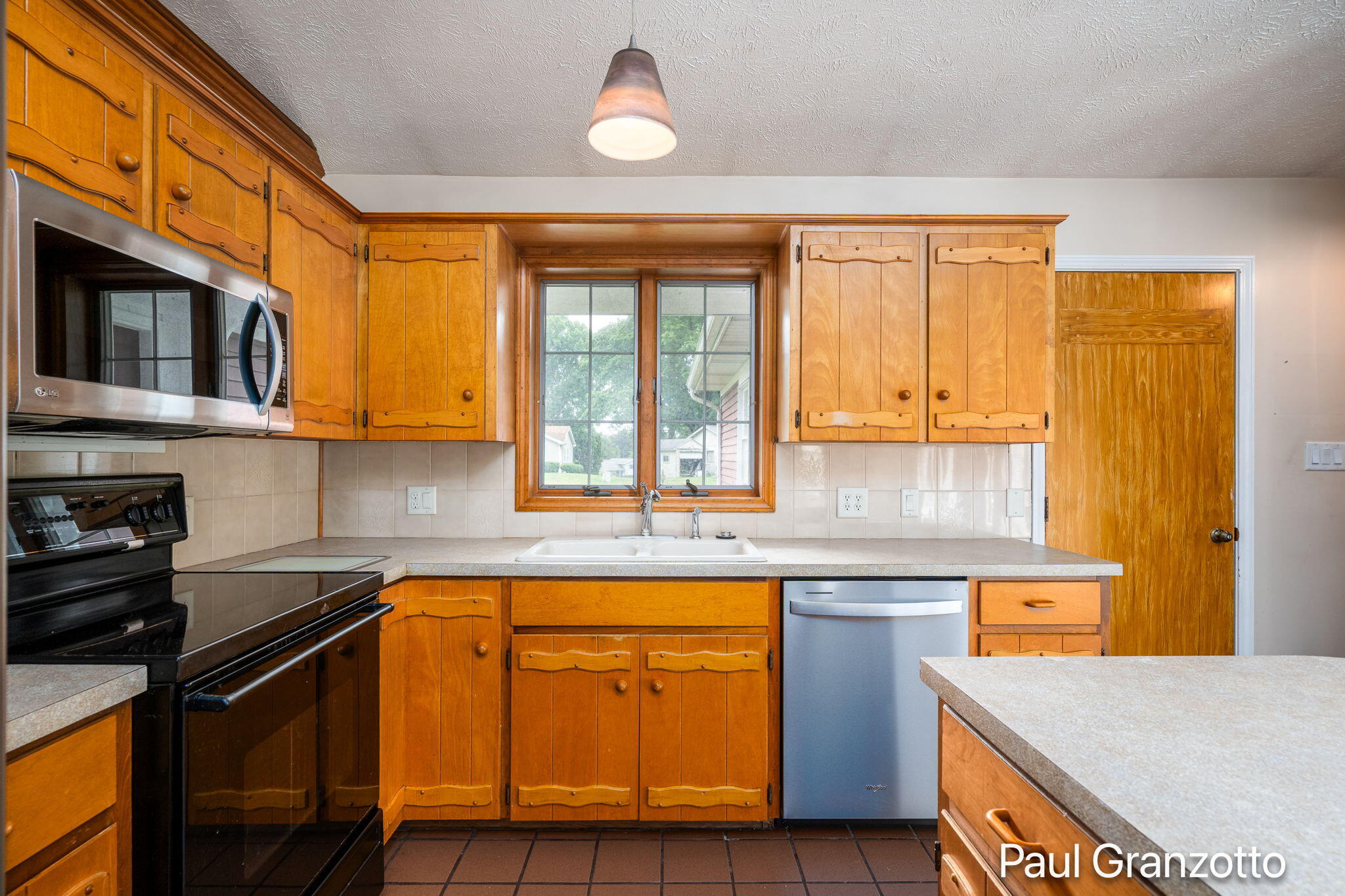 2483 Russit Drive NE Grand Rapids MI 49525