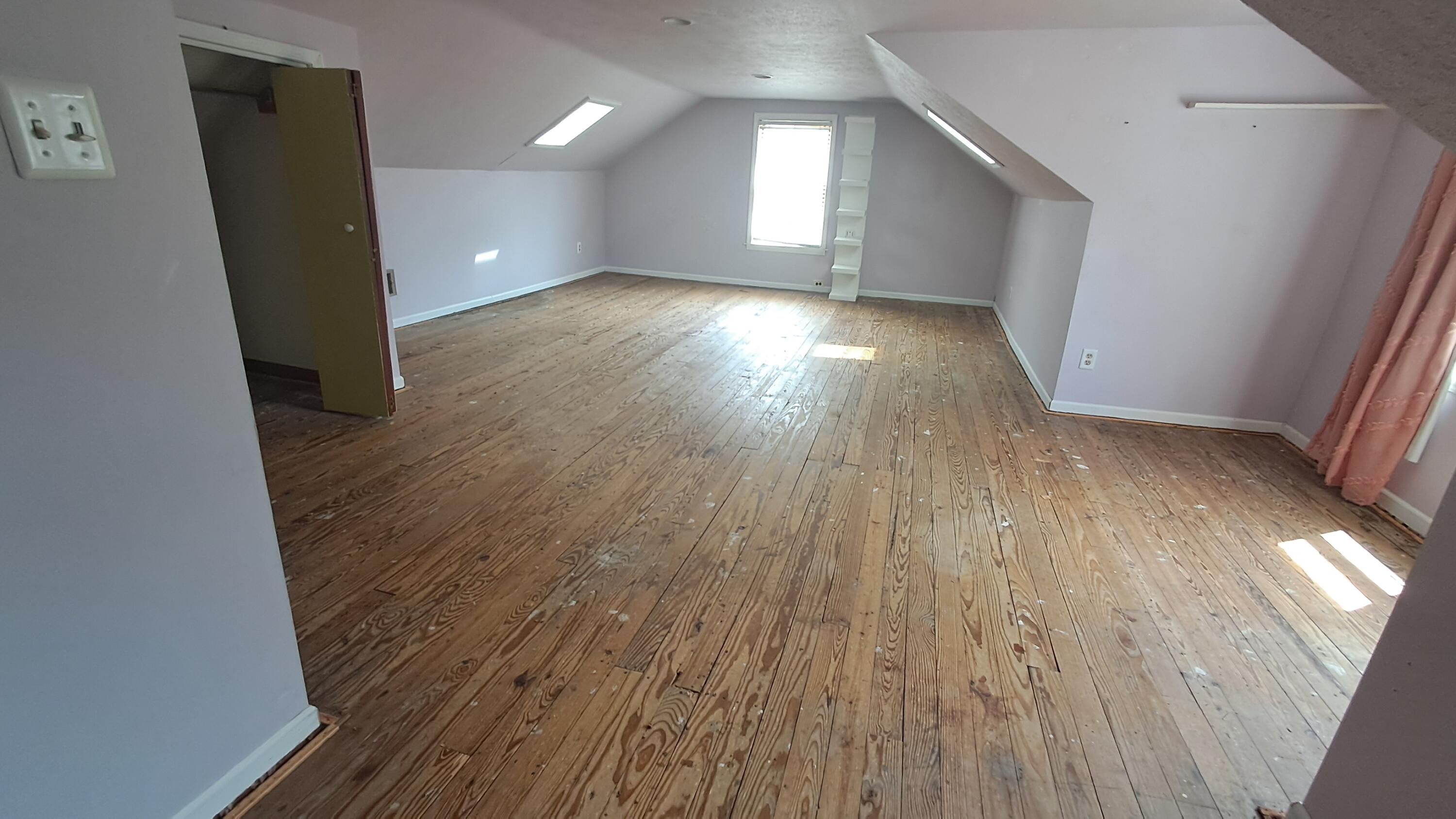 851 Hollywood Street NE Grand Rapids MI 49505
