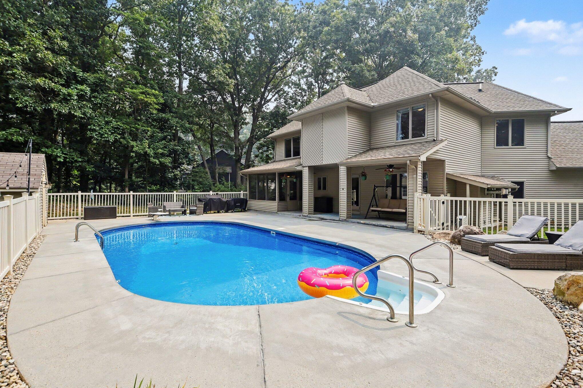 1288 Oshtemo Trace Kalamazoo MI 49009